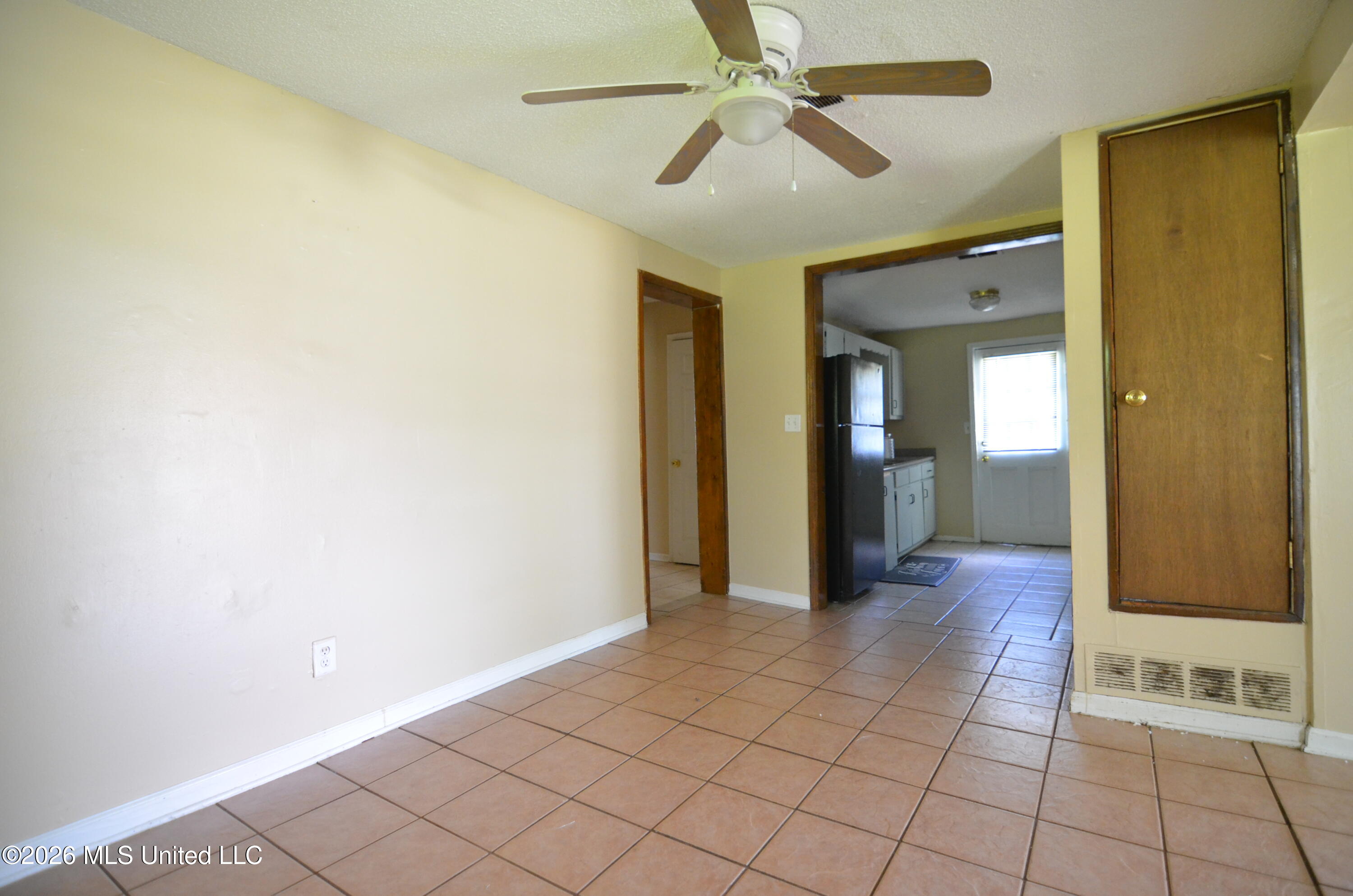468 Park Street Property Photo 10