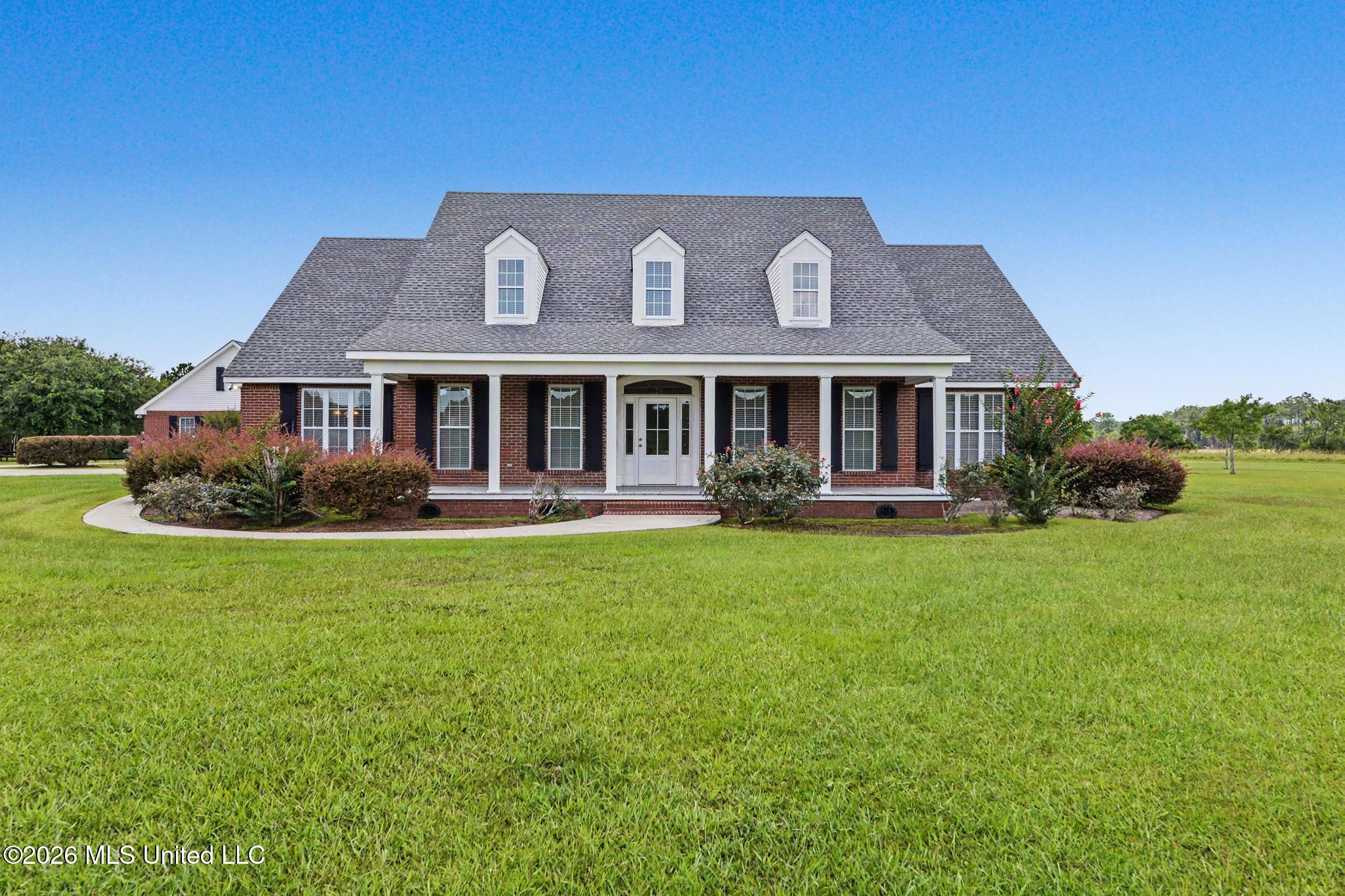 5140 Lower Bay Road Property Photo 2
