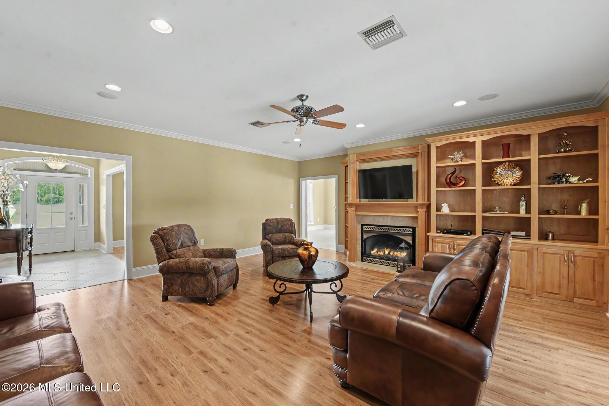 5140 Lower Bay Road Property Photo 8