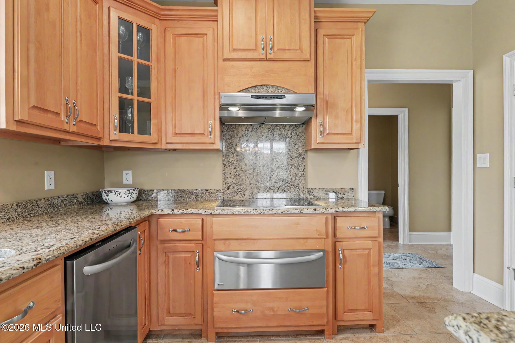 5140 Lower Bay Road Property Photo 17