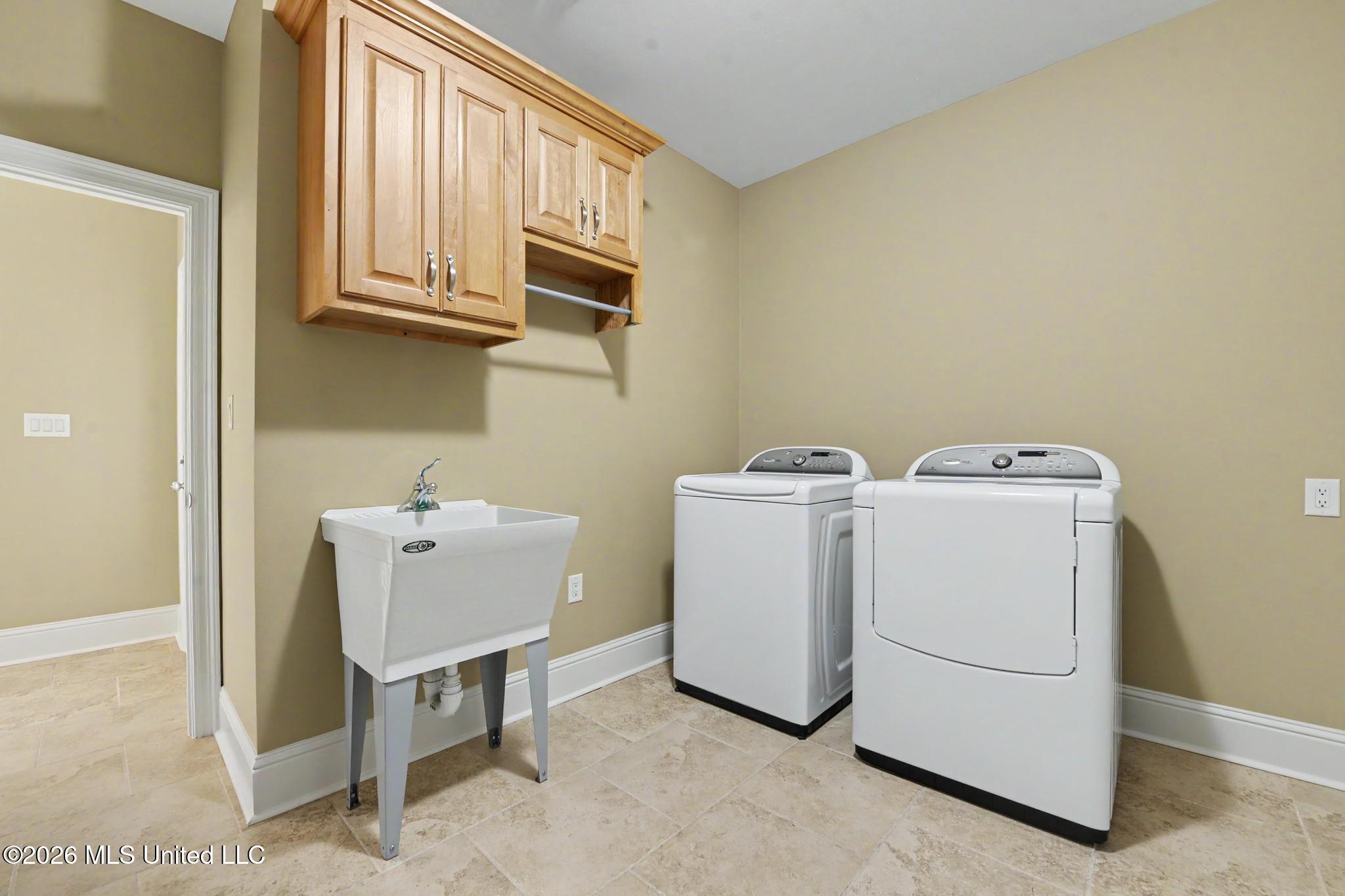 5140 Lower Bay Road Property Photo 38