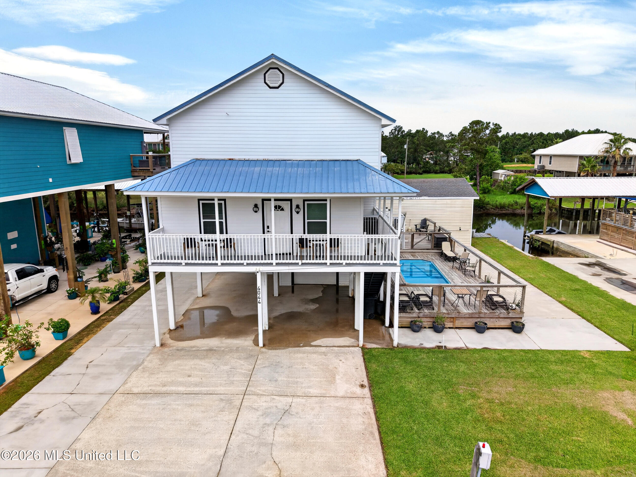 4044 Mindanao Street Property Photo 3