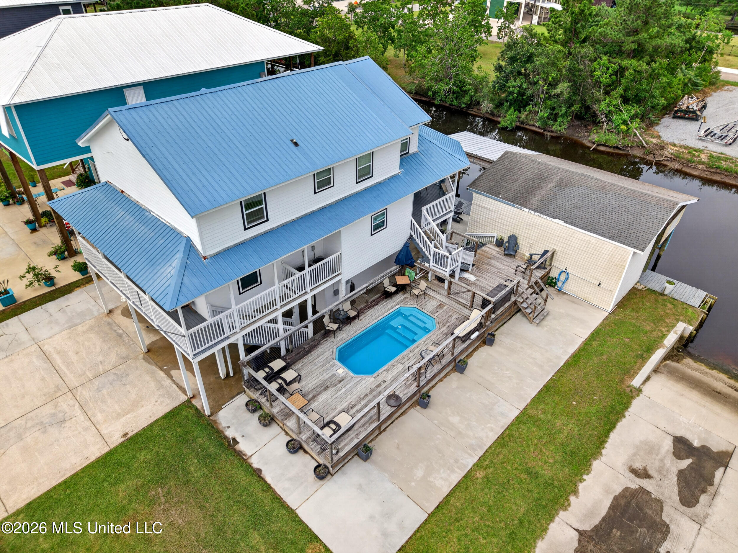 4044 Mindanao Street Property Photo 4