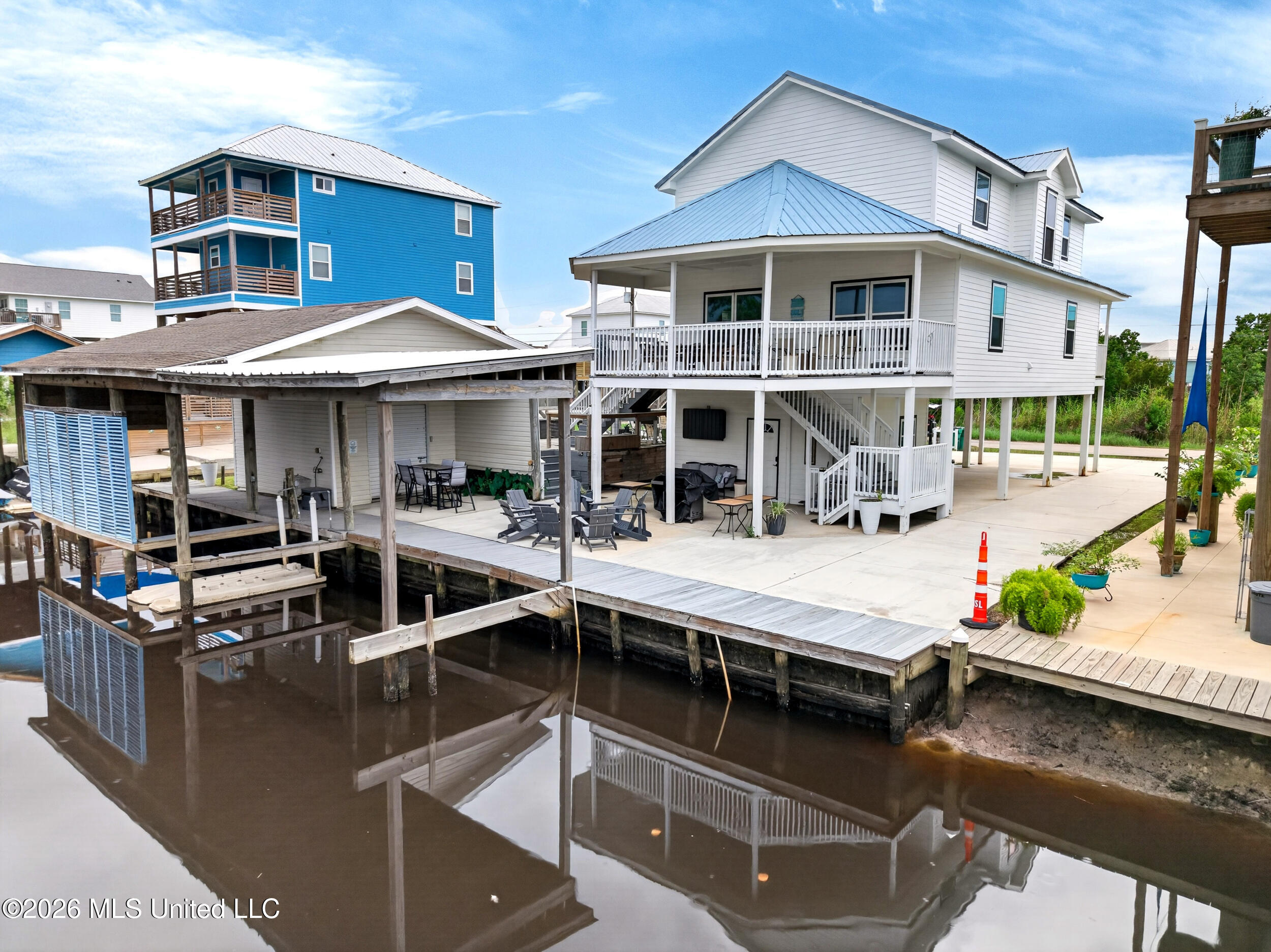4044 Mindanao Street Property Photo 9