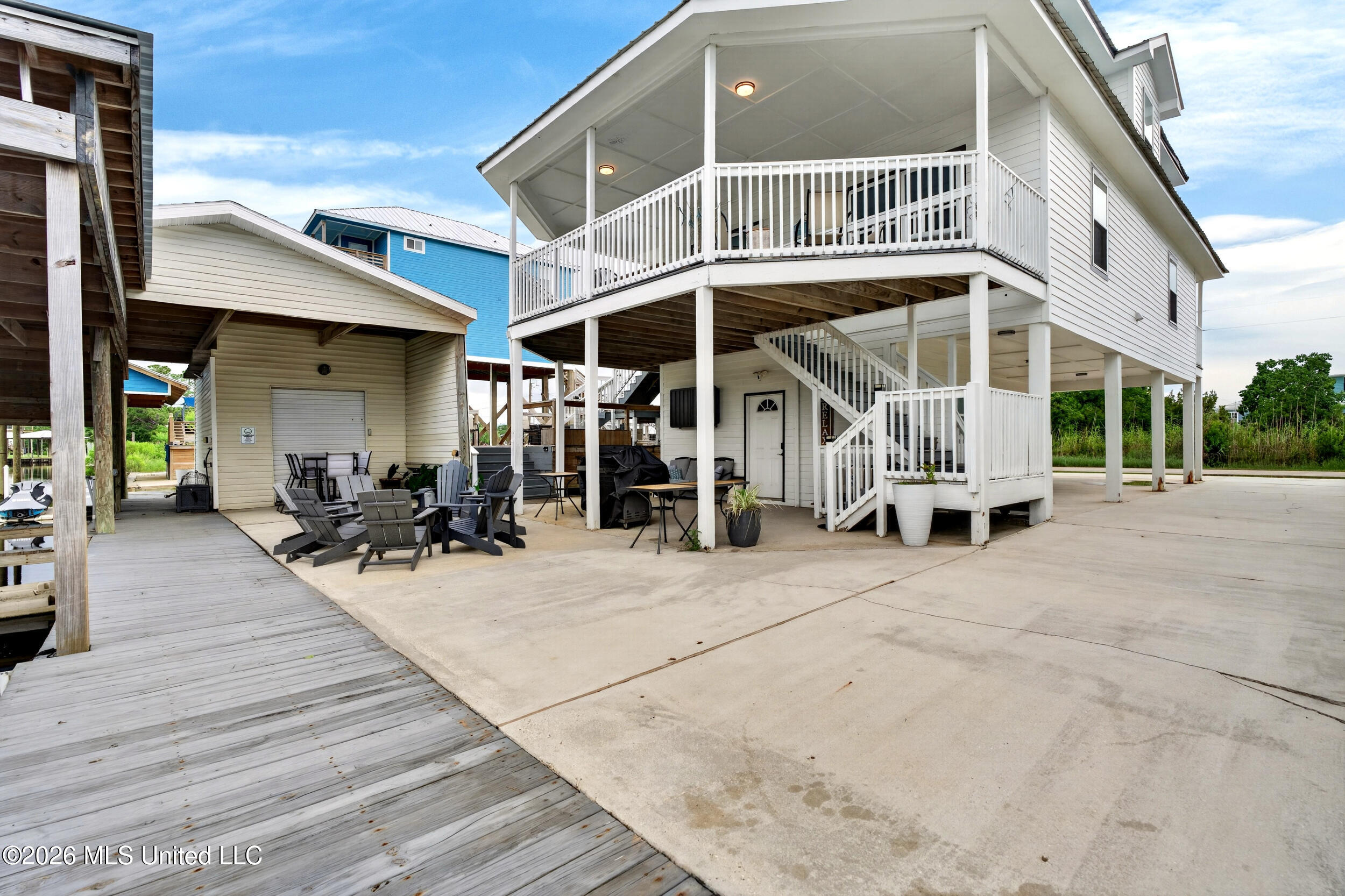 4044 Mindanao Street Property Photo 10