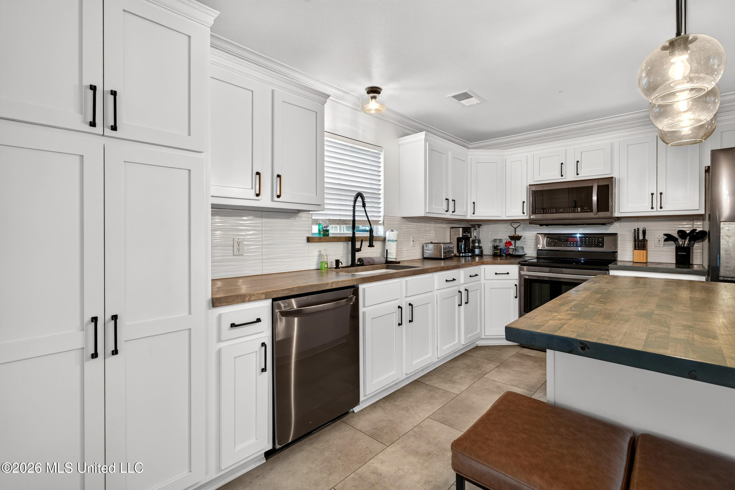 4044 Mindanao Street Property Photo 22