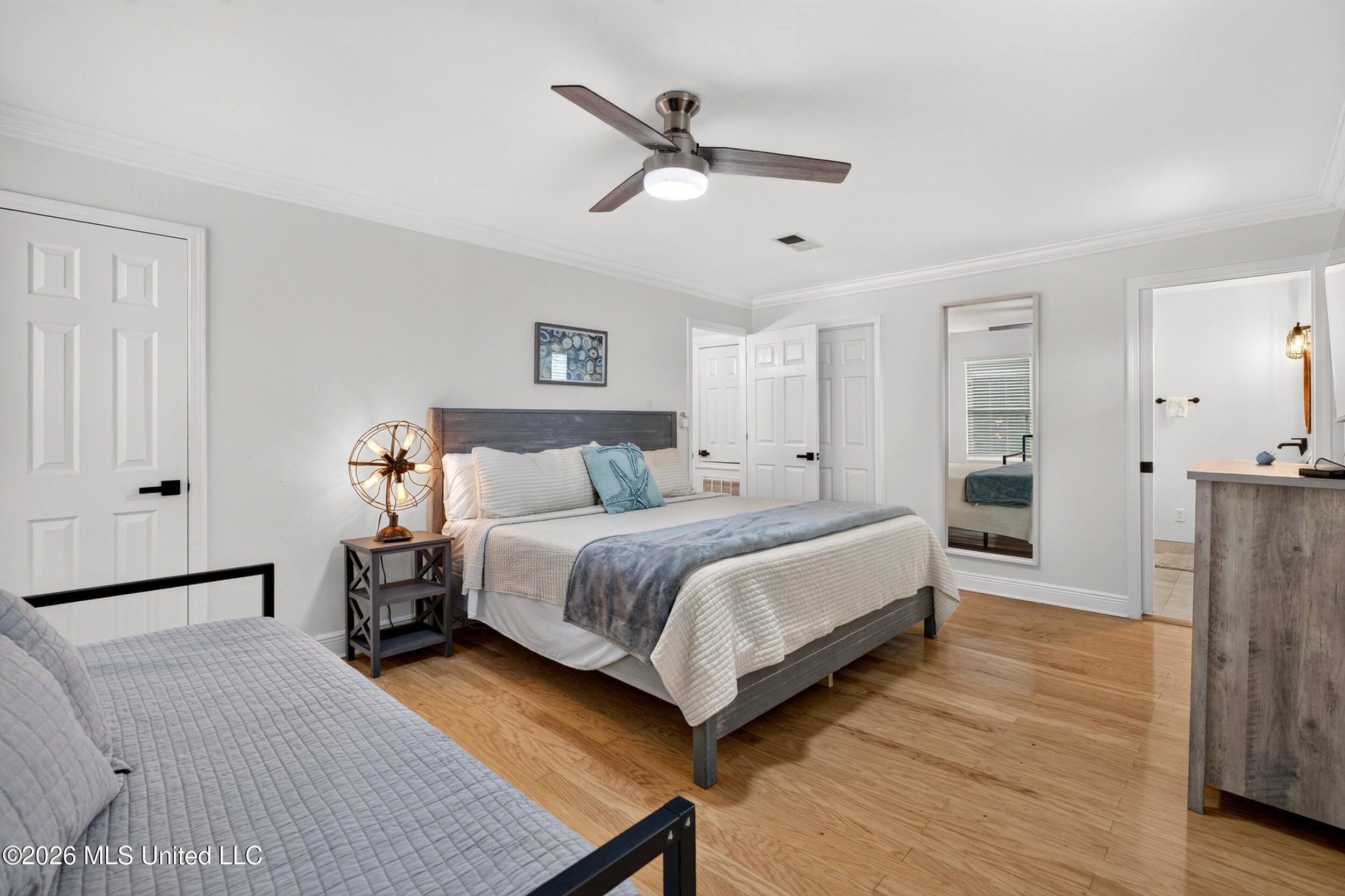 4044 Mindanao Street Property Photo 33