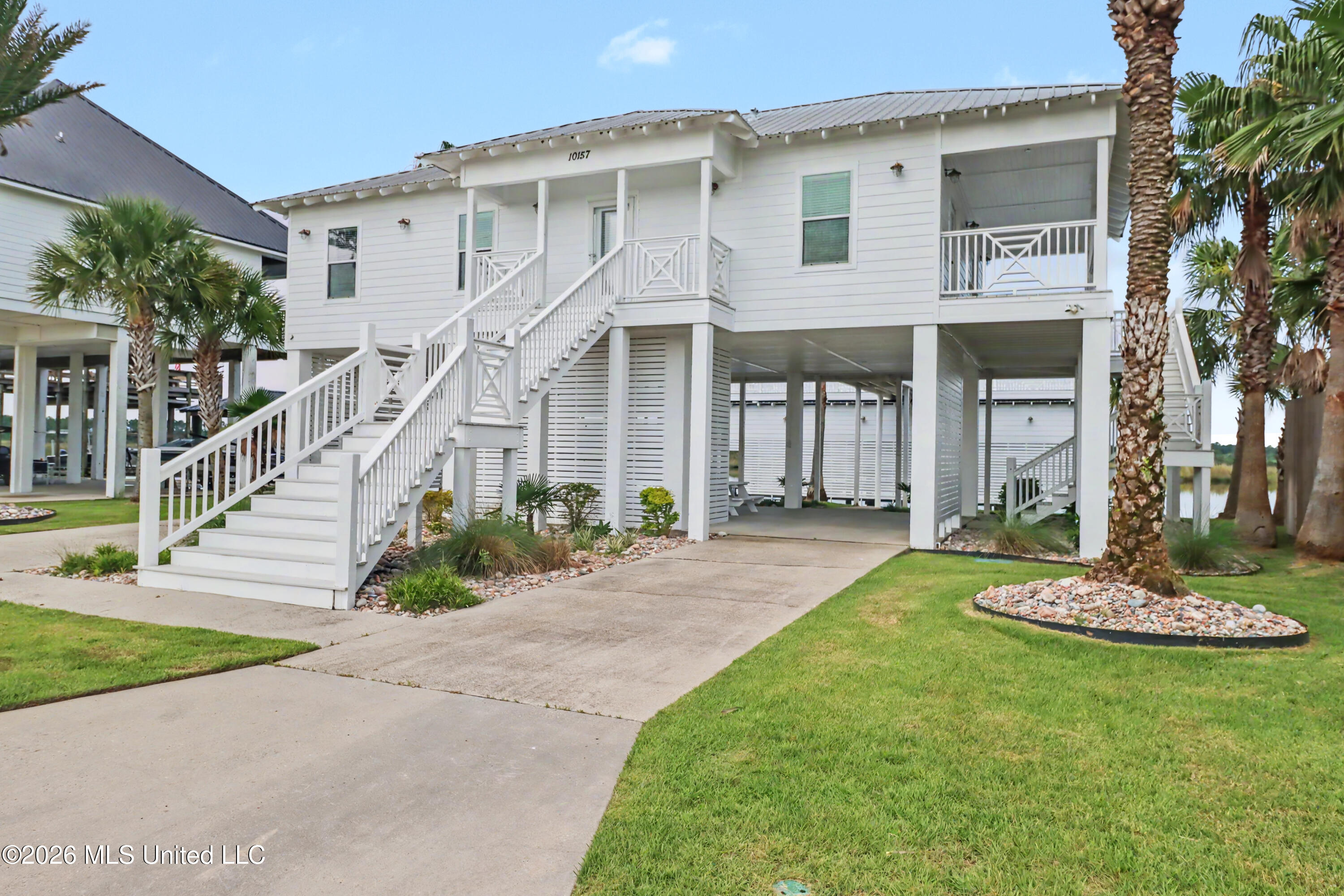 10157 S River Drive Property Photo 2