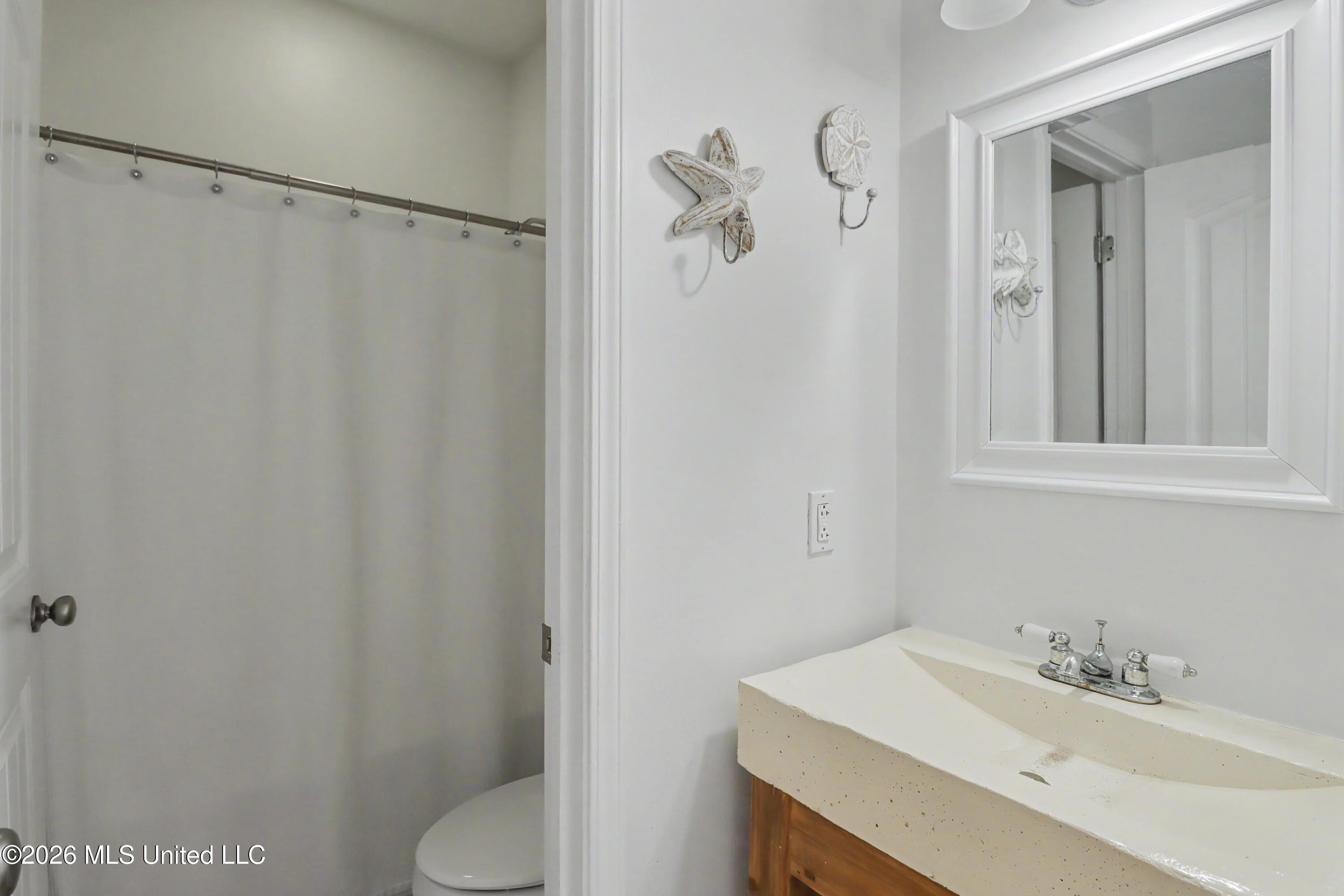 10157 S River Drive Property Photo 15
