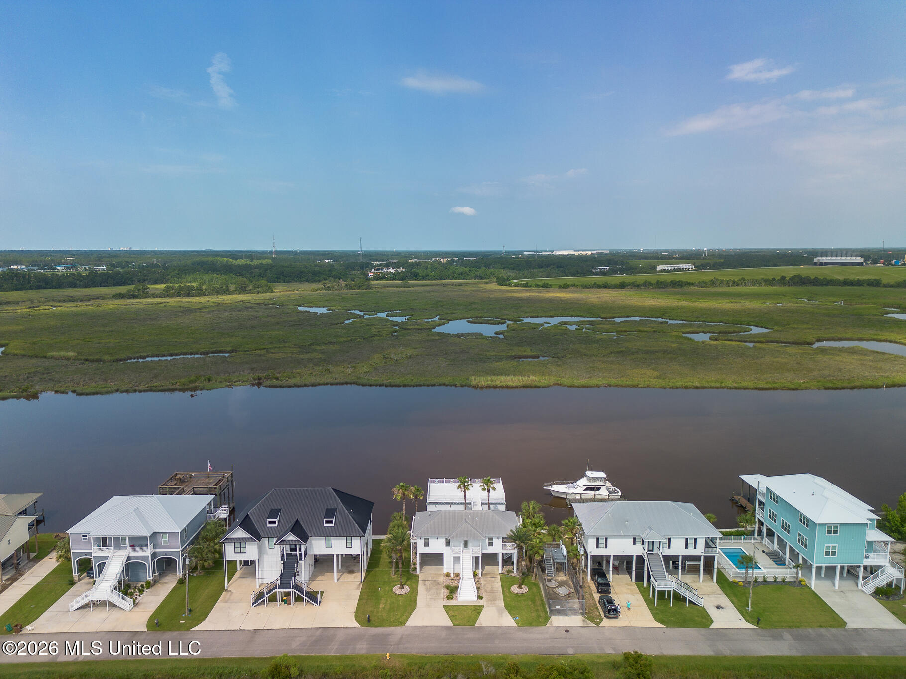 10157 S River Drive Property Photo 34