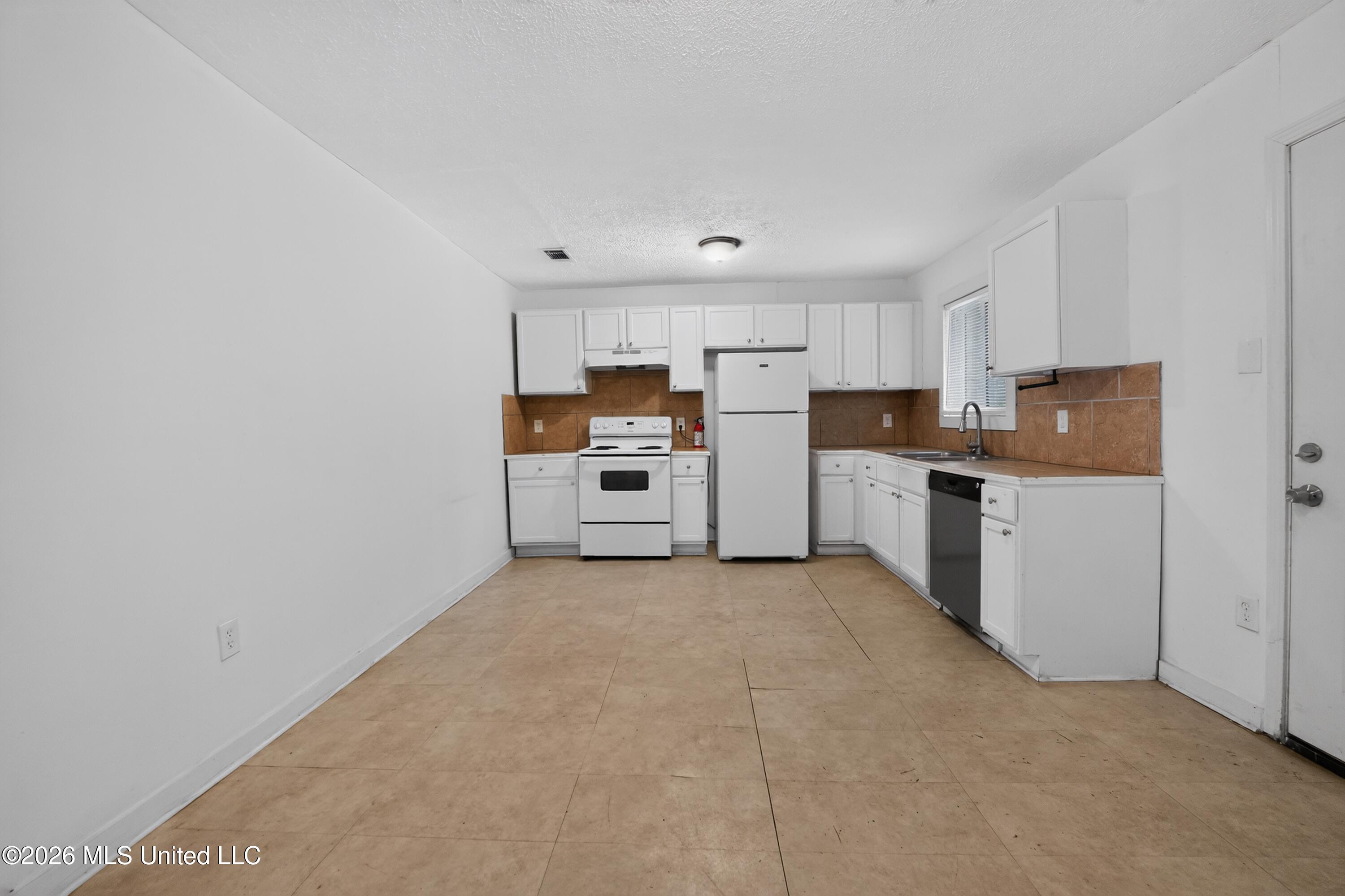 4305 Old Brandon Road Property Photo 9