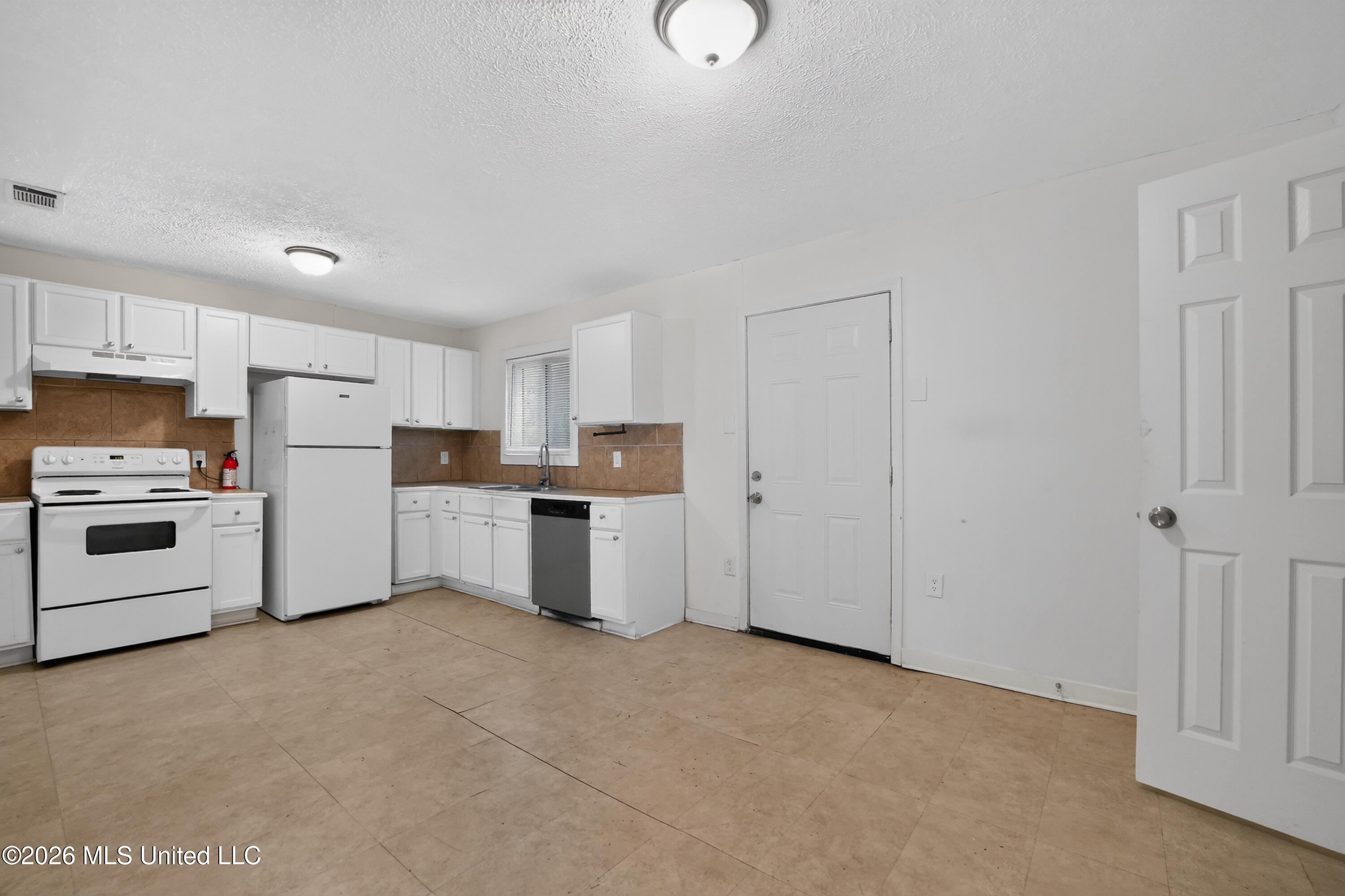 4305 Old Brandon Road Property Photo 12