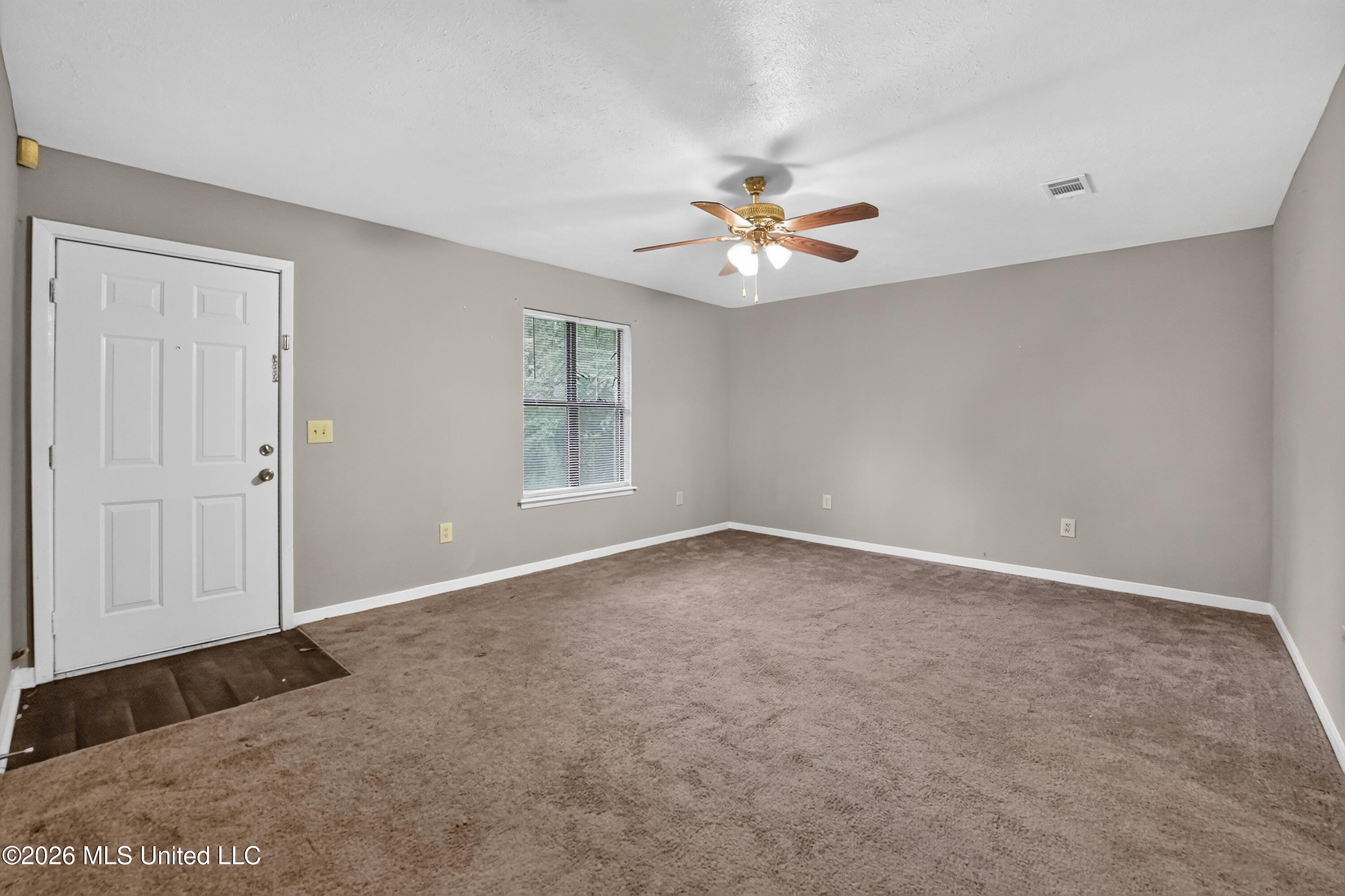 4525 Whitehaven Drive Property Photo 5