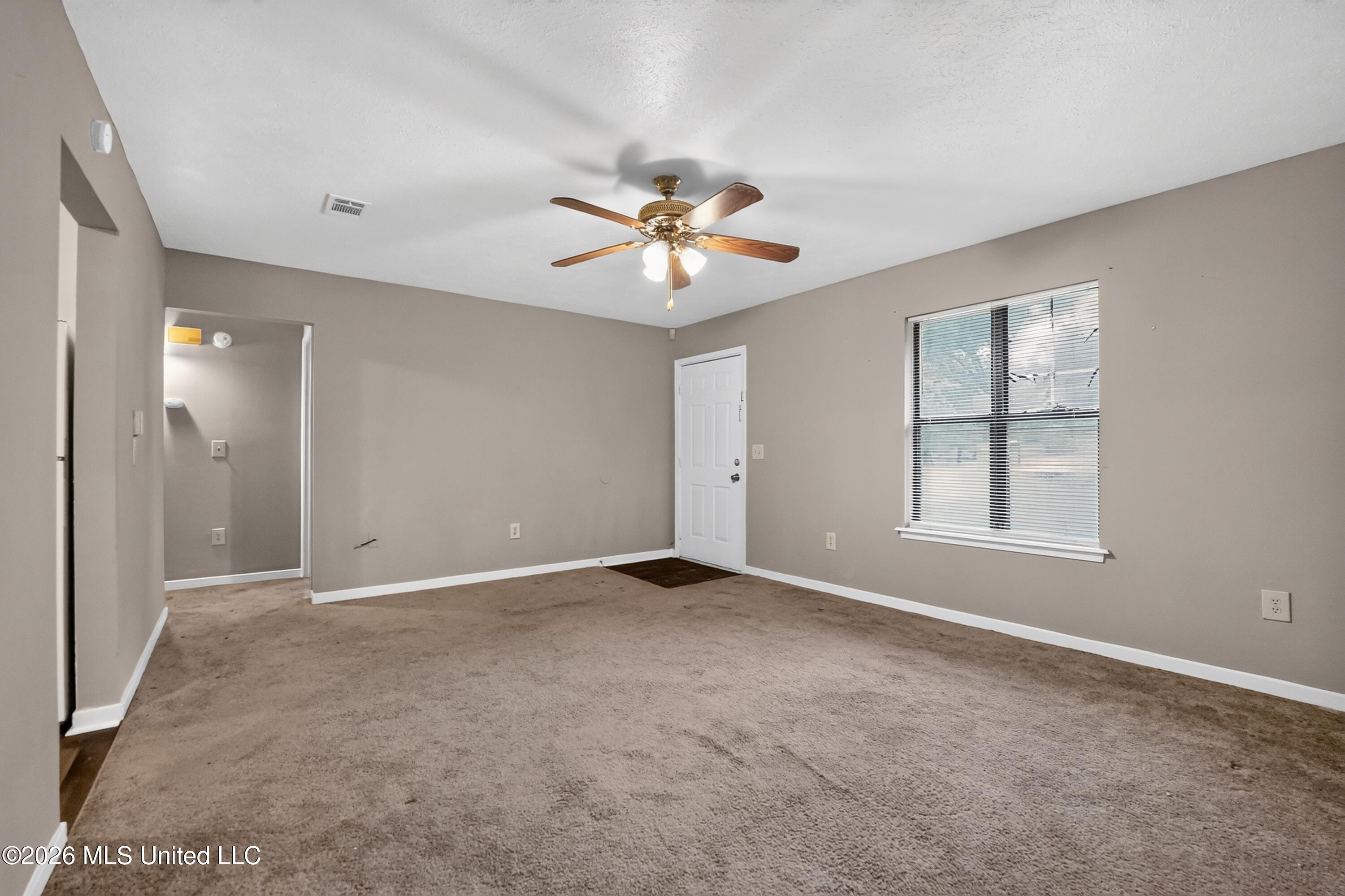 4525 Whitehaven Drive Property Photo 7