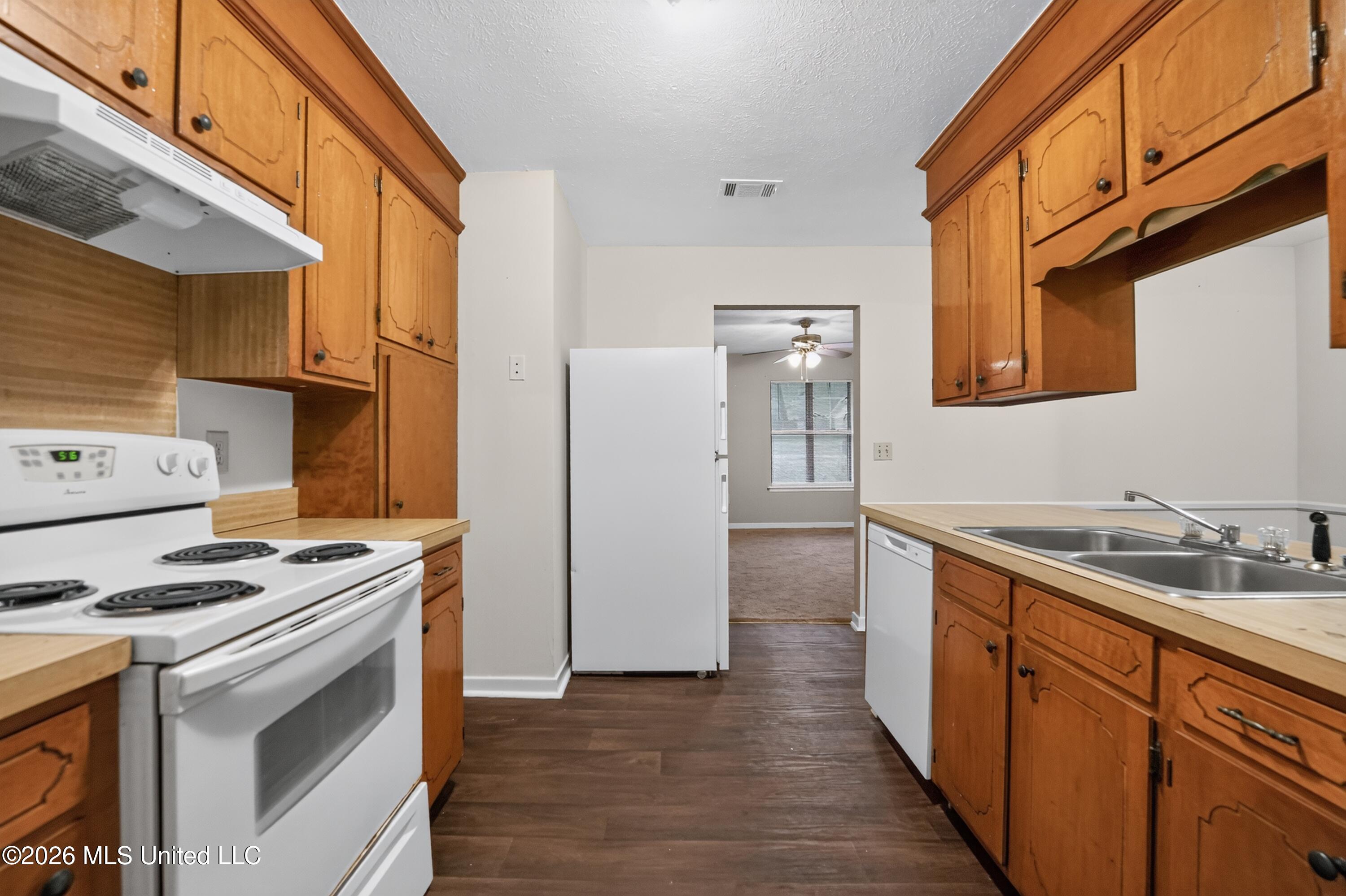 4525 Whitehaven Drive Property Photo 10
