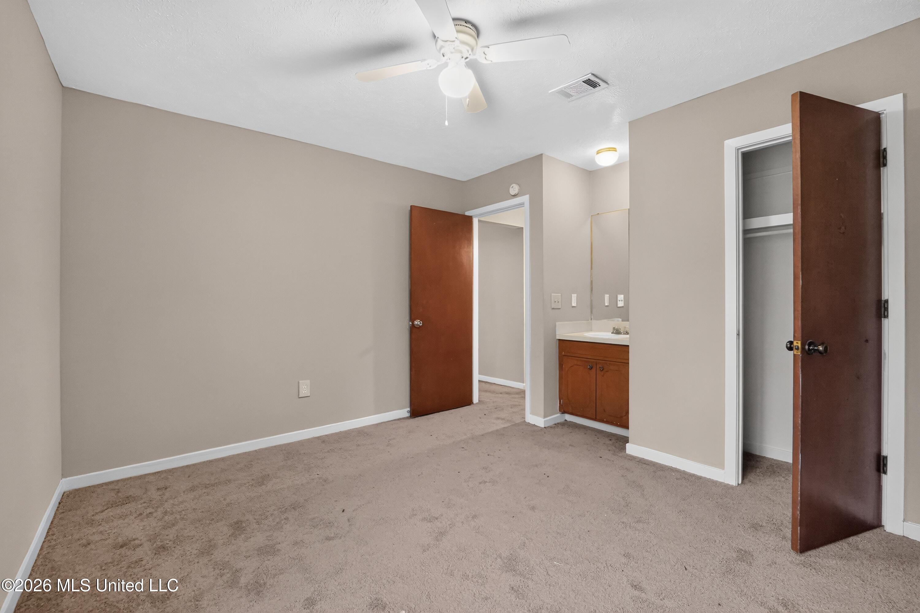 4525 Whitehaven Drive Property Photo 12