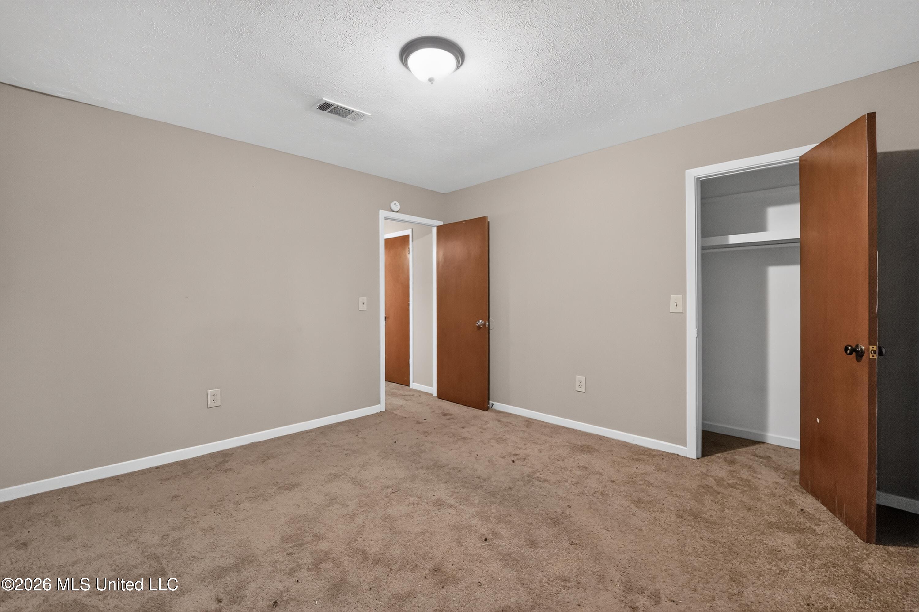 4525 Whitehaven Drive Property Photo 14