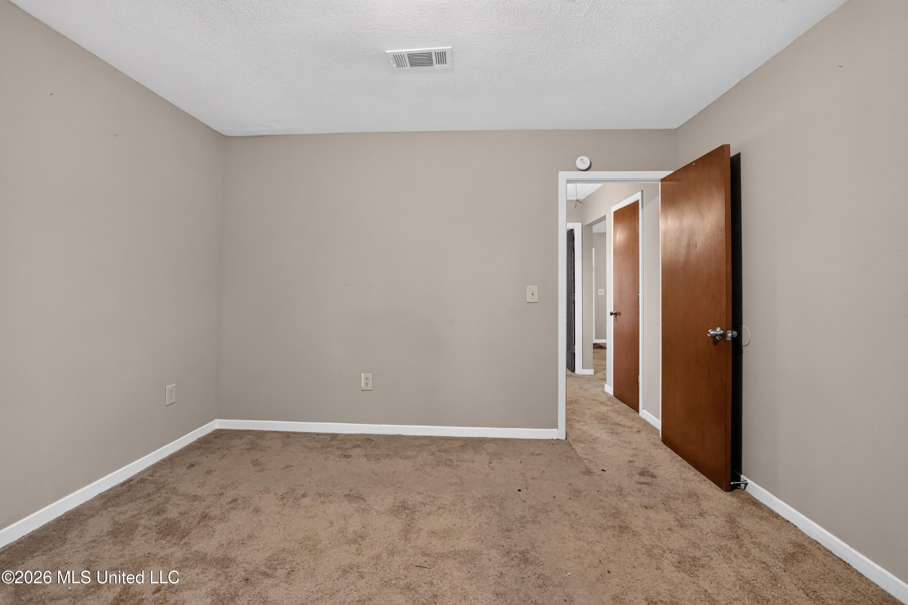4525 Whitehaven Drive Property Photo 16