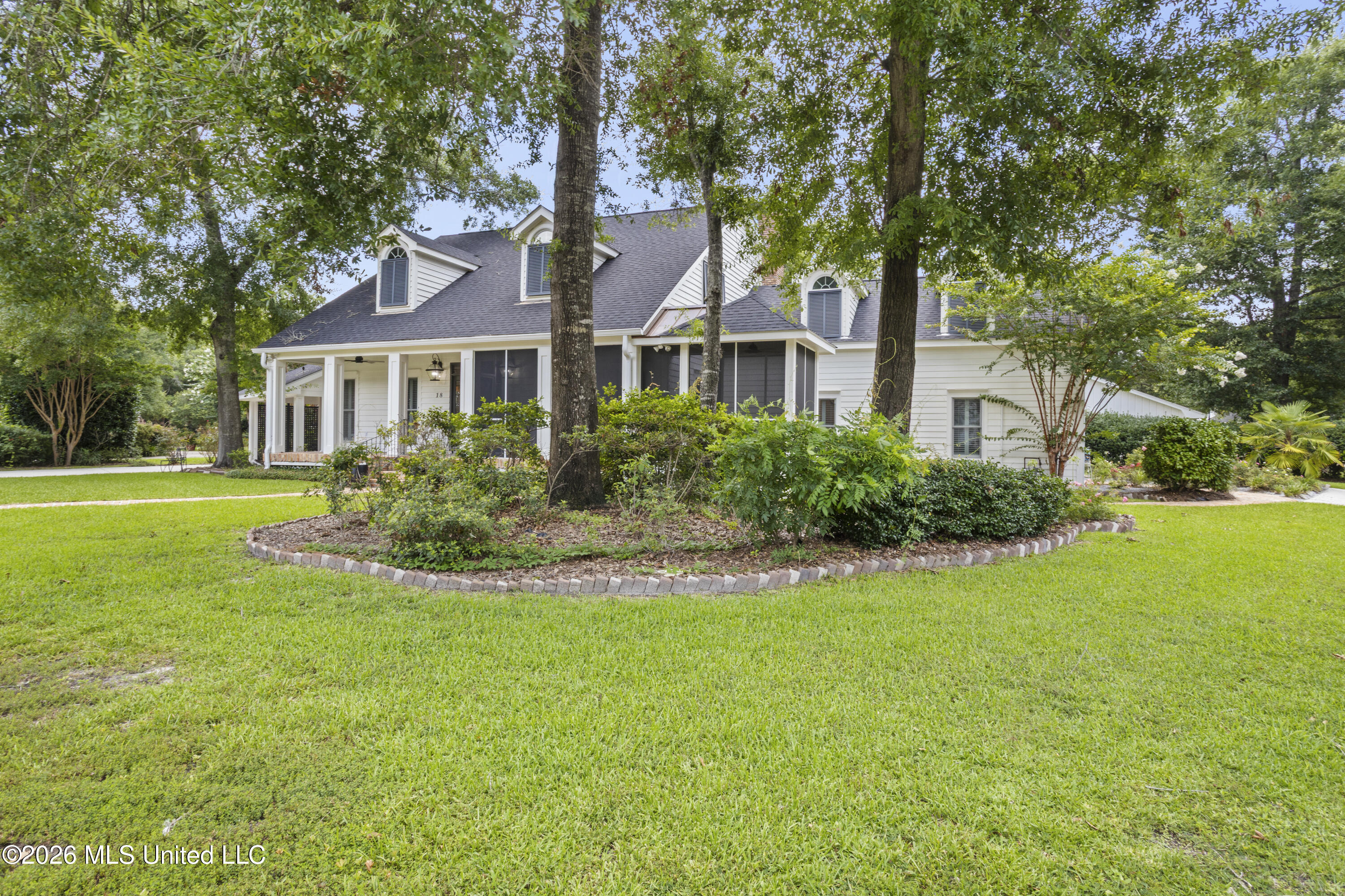 18 Cedarwood Lane Property Photo 2
