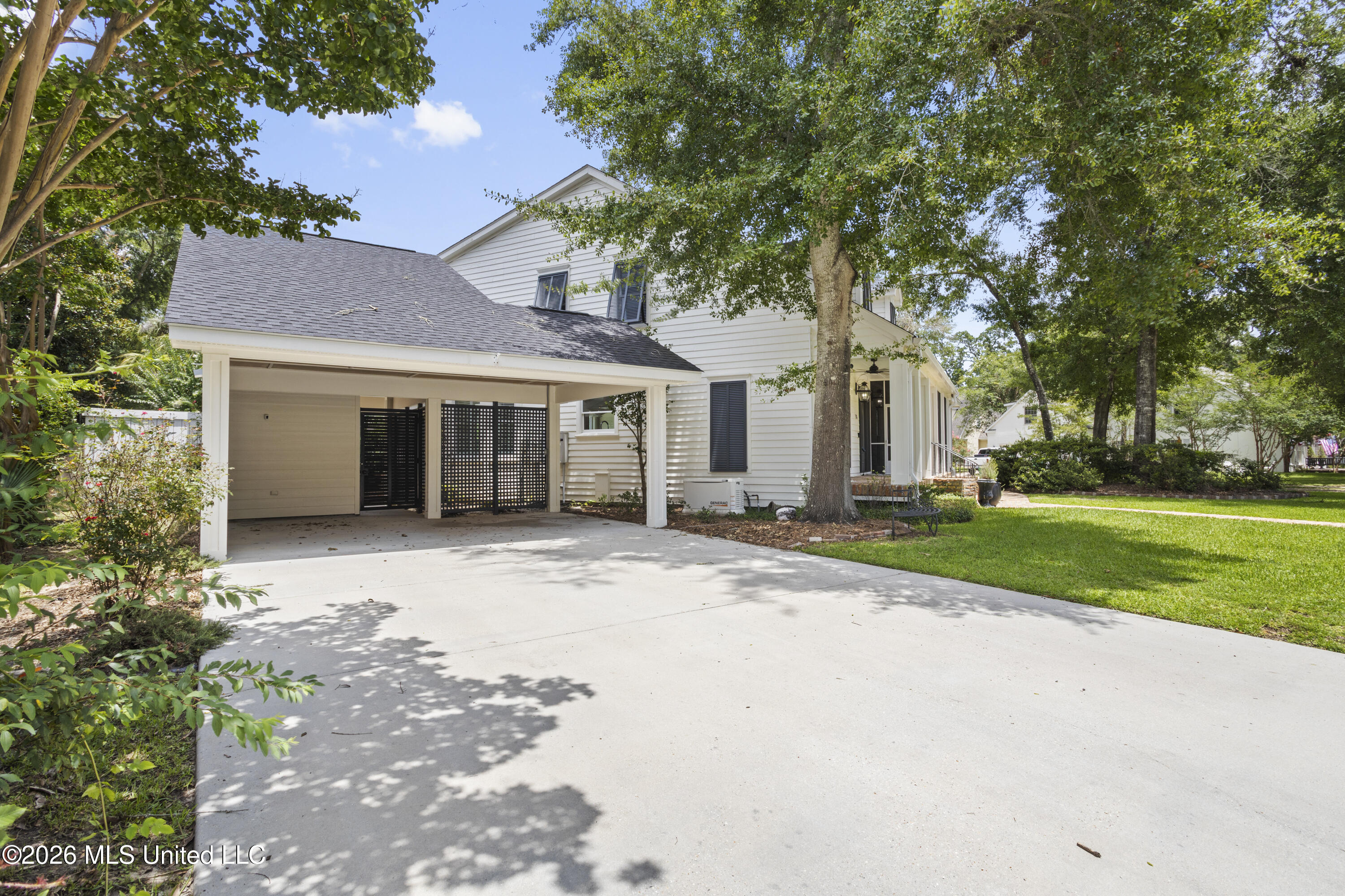 18 Cedarwood Lane Property Photo 3