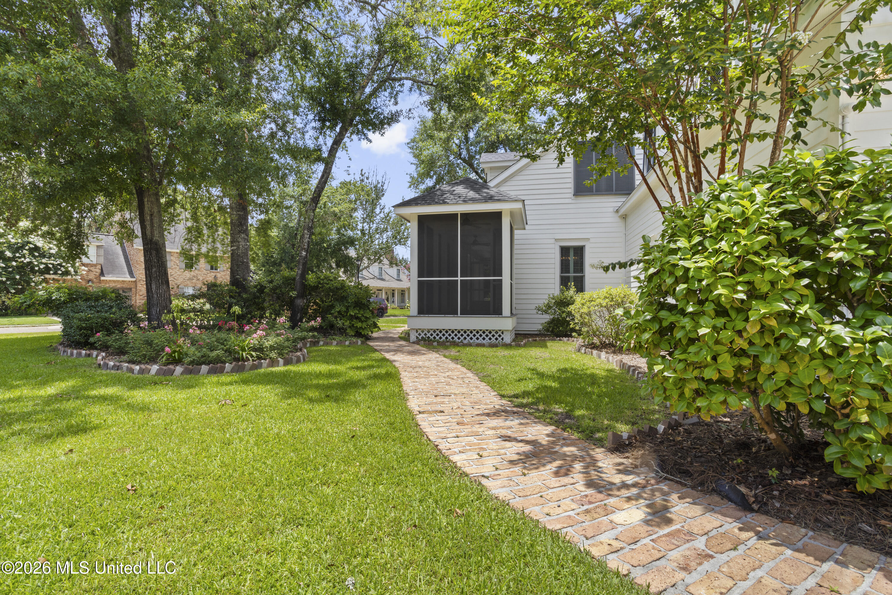 18 Cedarwood Lane Property Photo 6