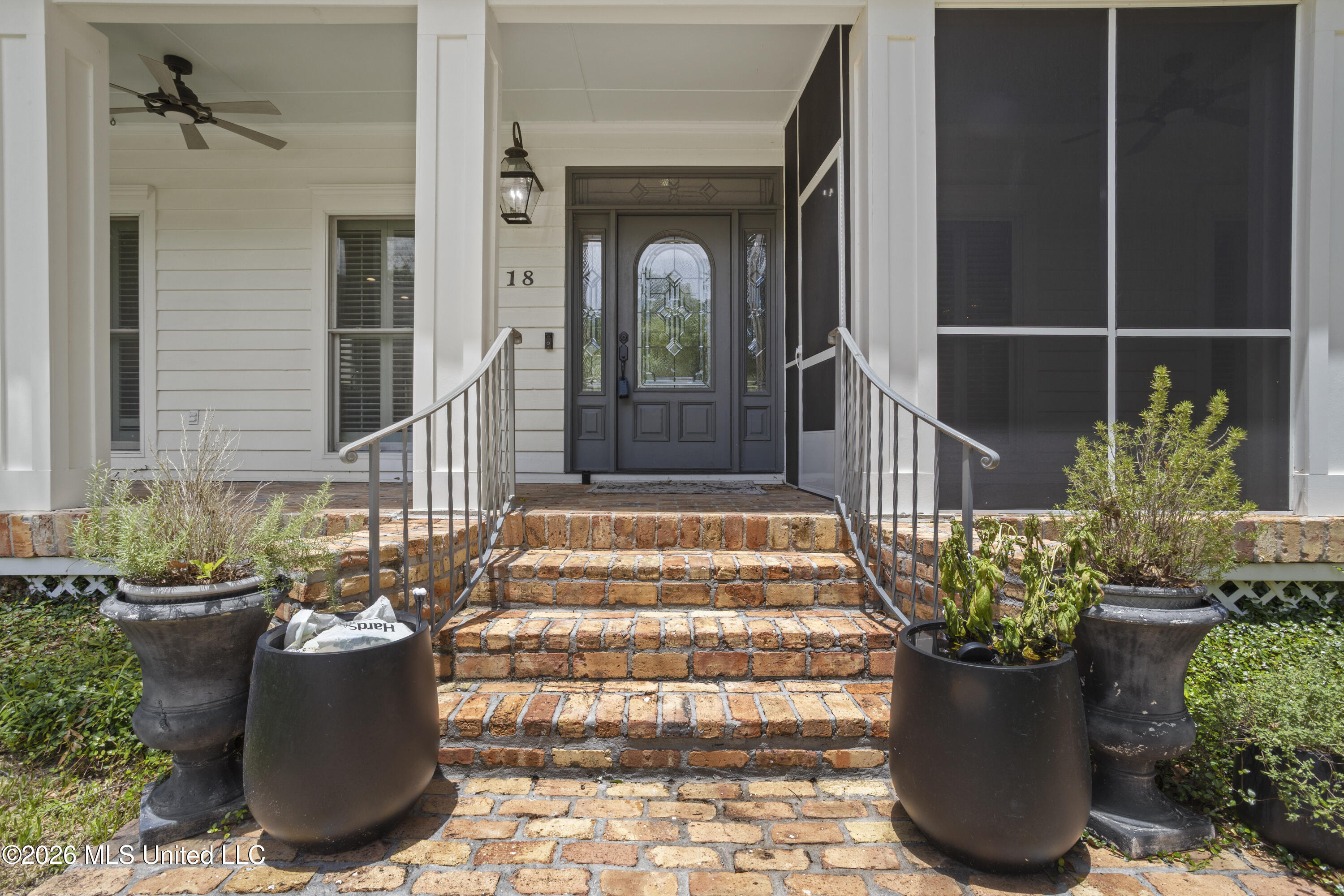 18 Cedarwood Lane Property Photo 8