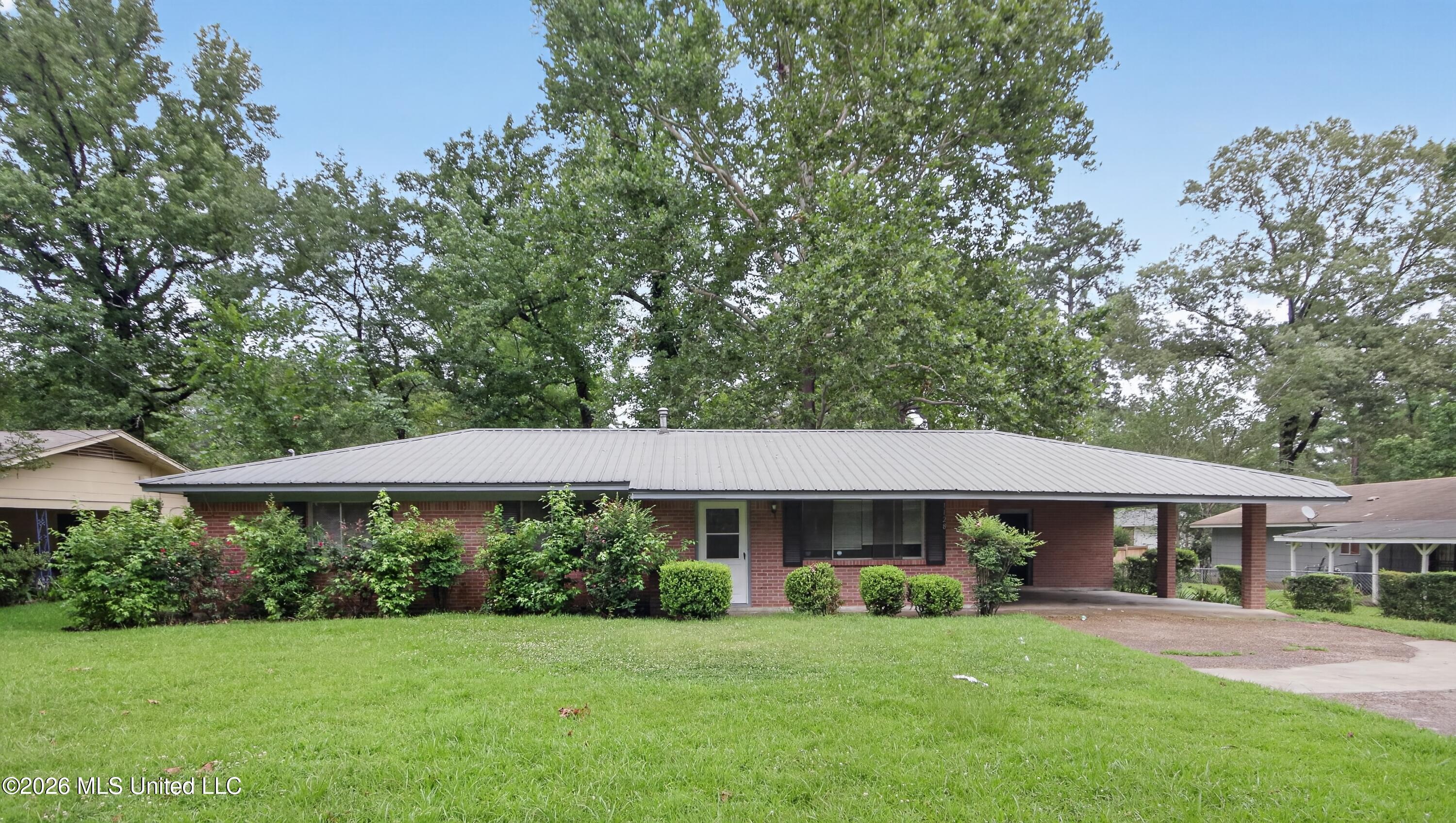 1128 Autumn Street Property Photo 1