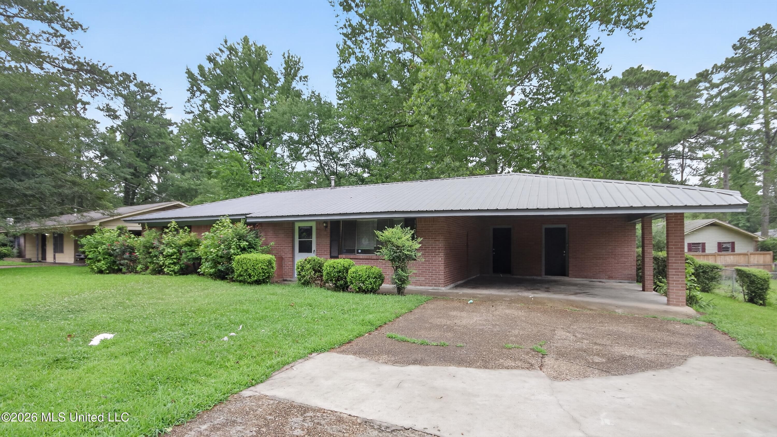 1128 Autumn Street Property Photo 3