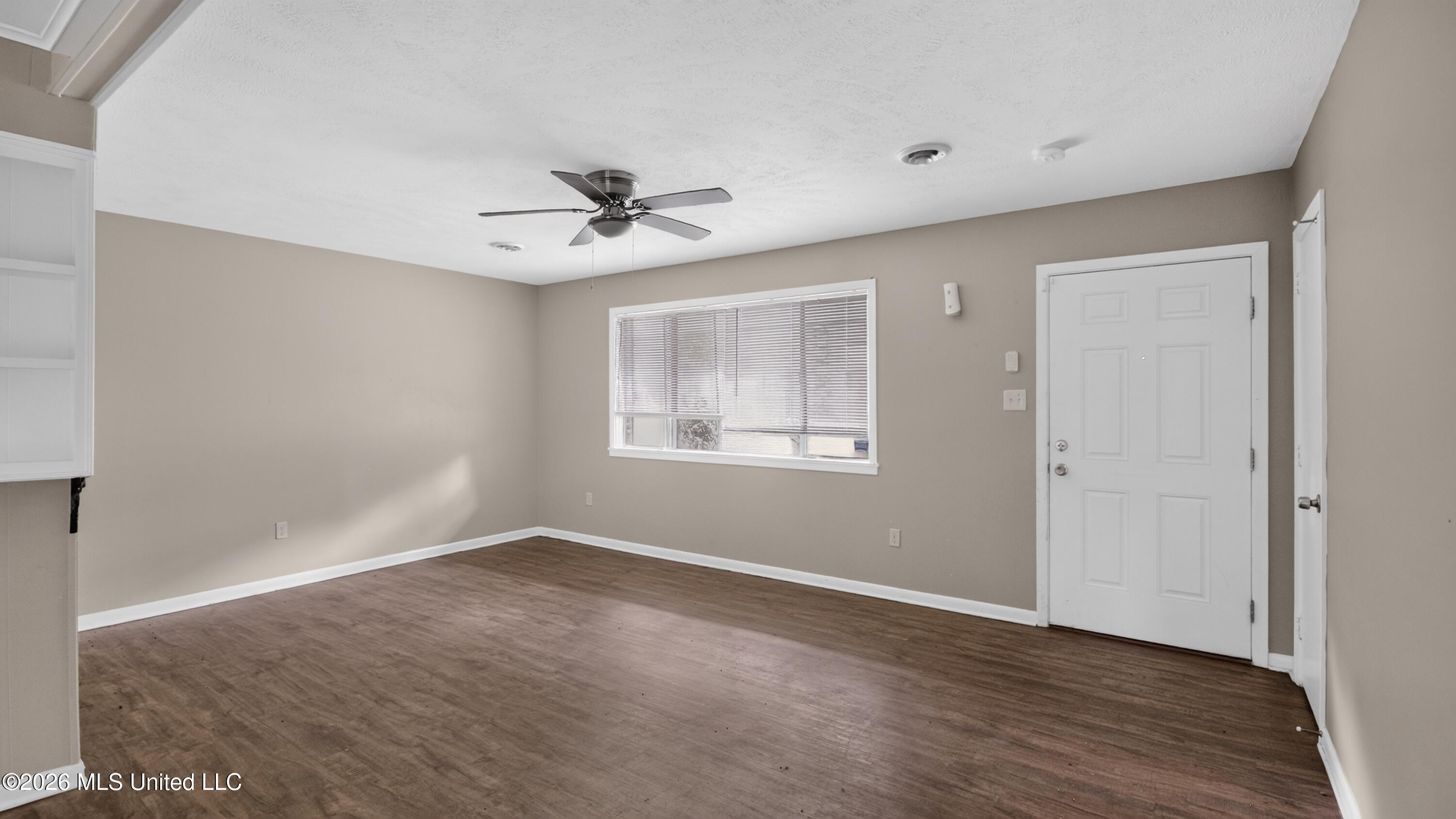 1128 Autumn Street Property Photo 5