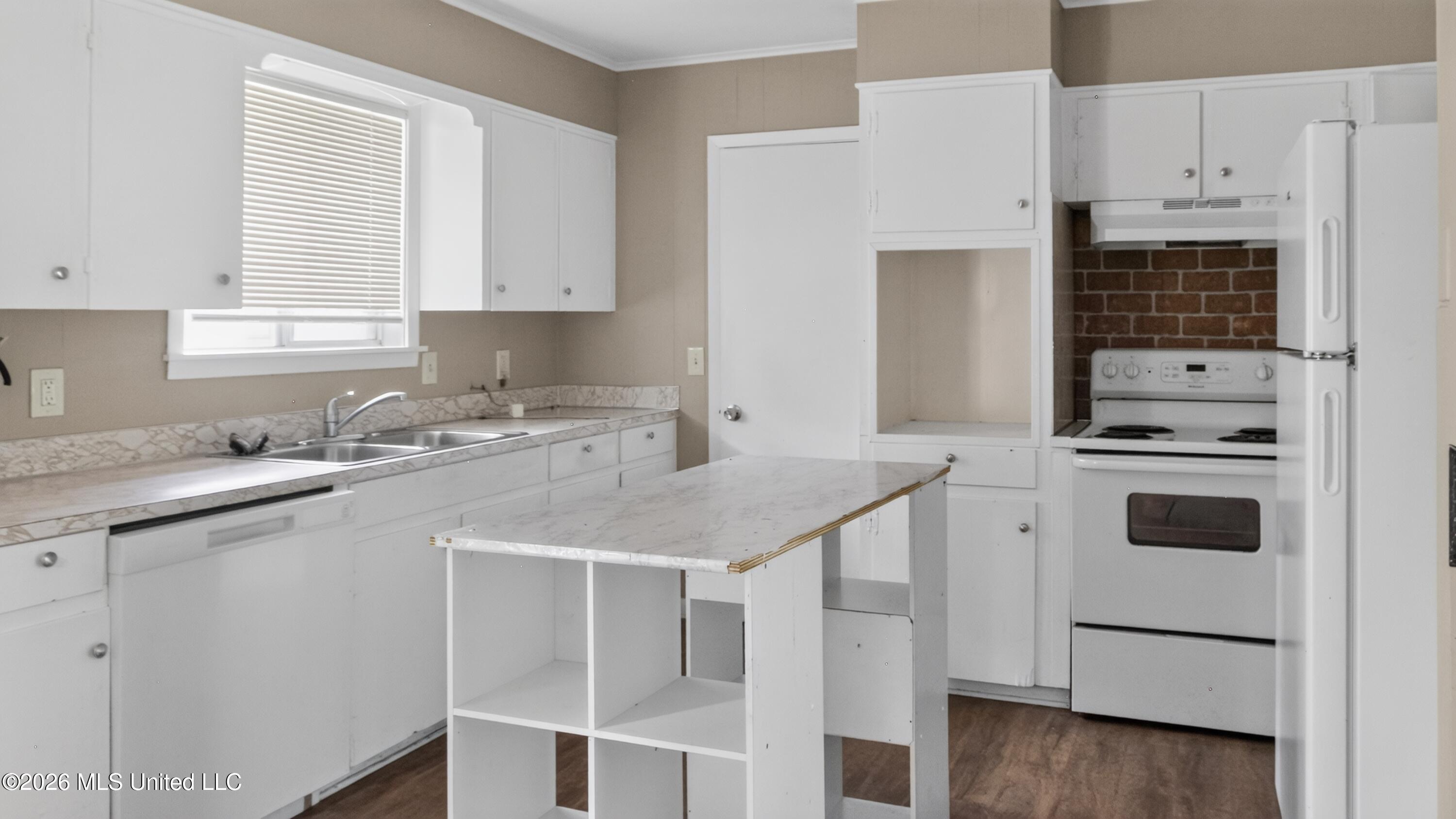 1128 Autumn Street Property Photo 11