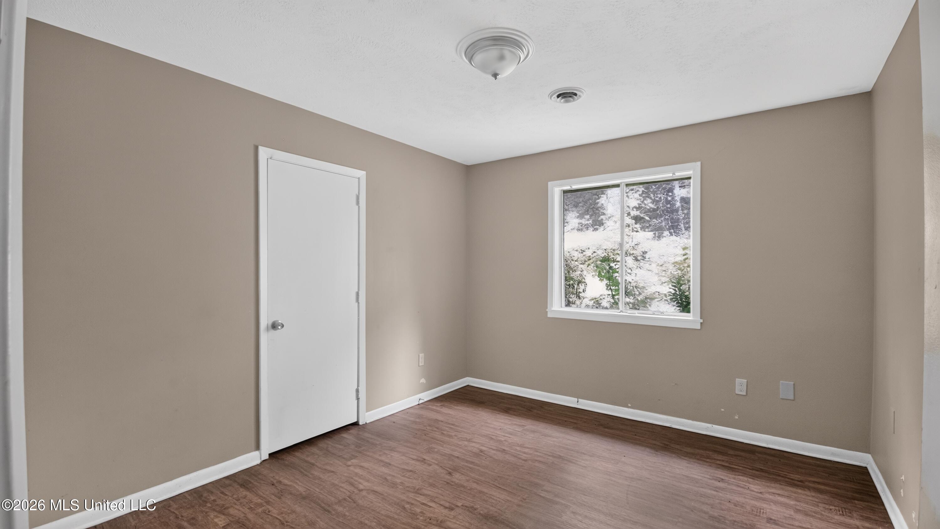 1128 Autumn Street Property Photo 15