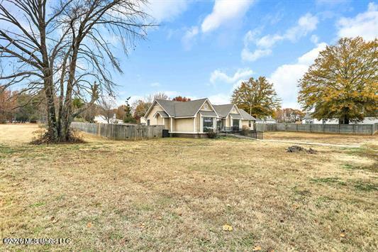 5165 Getwell Road Property Photo 4