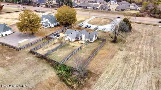 5165 Getwell Road Property Photo 7