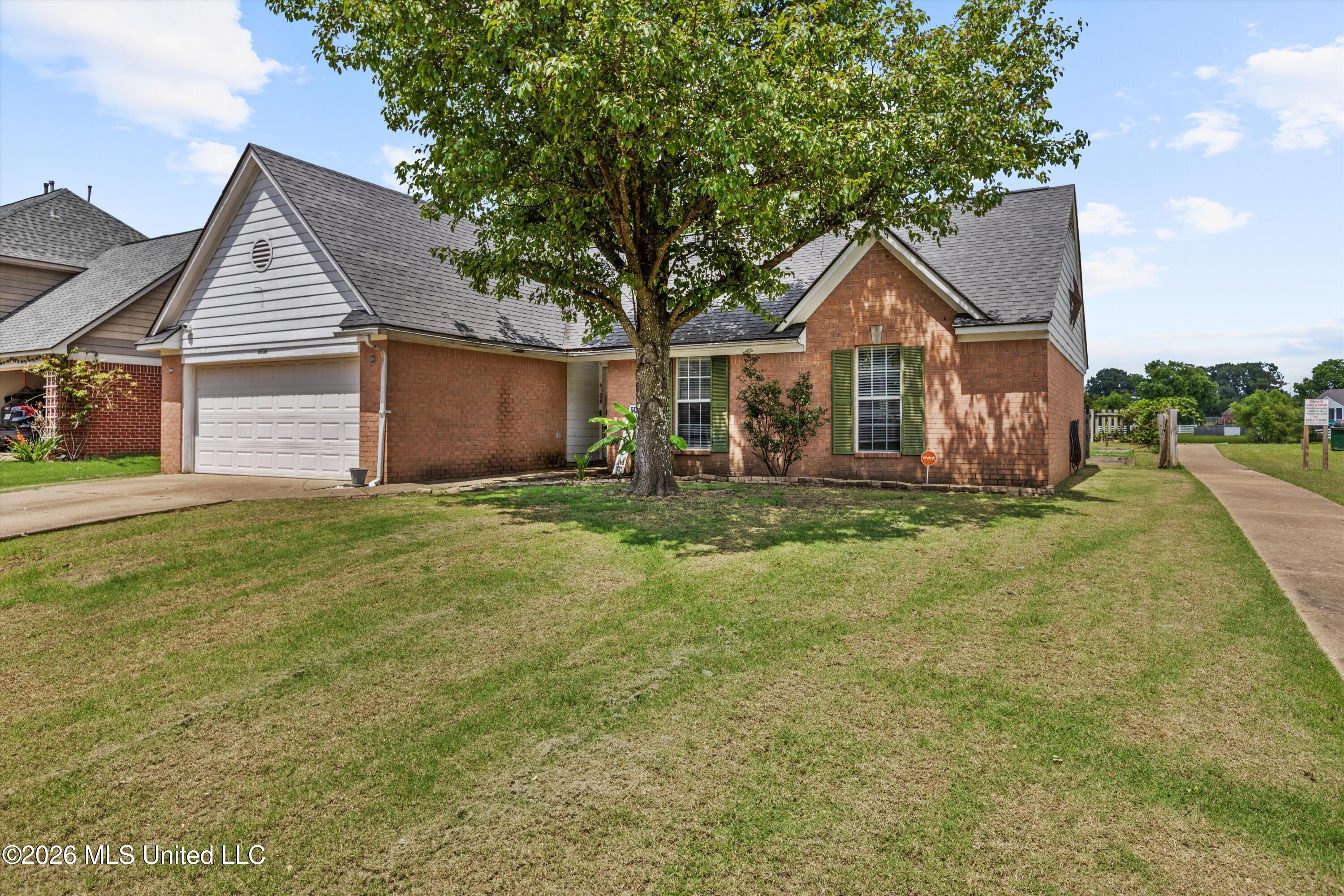 6108 Magnolia Lakes Drive Property Photo 2