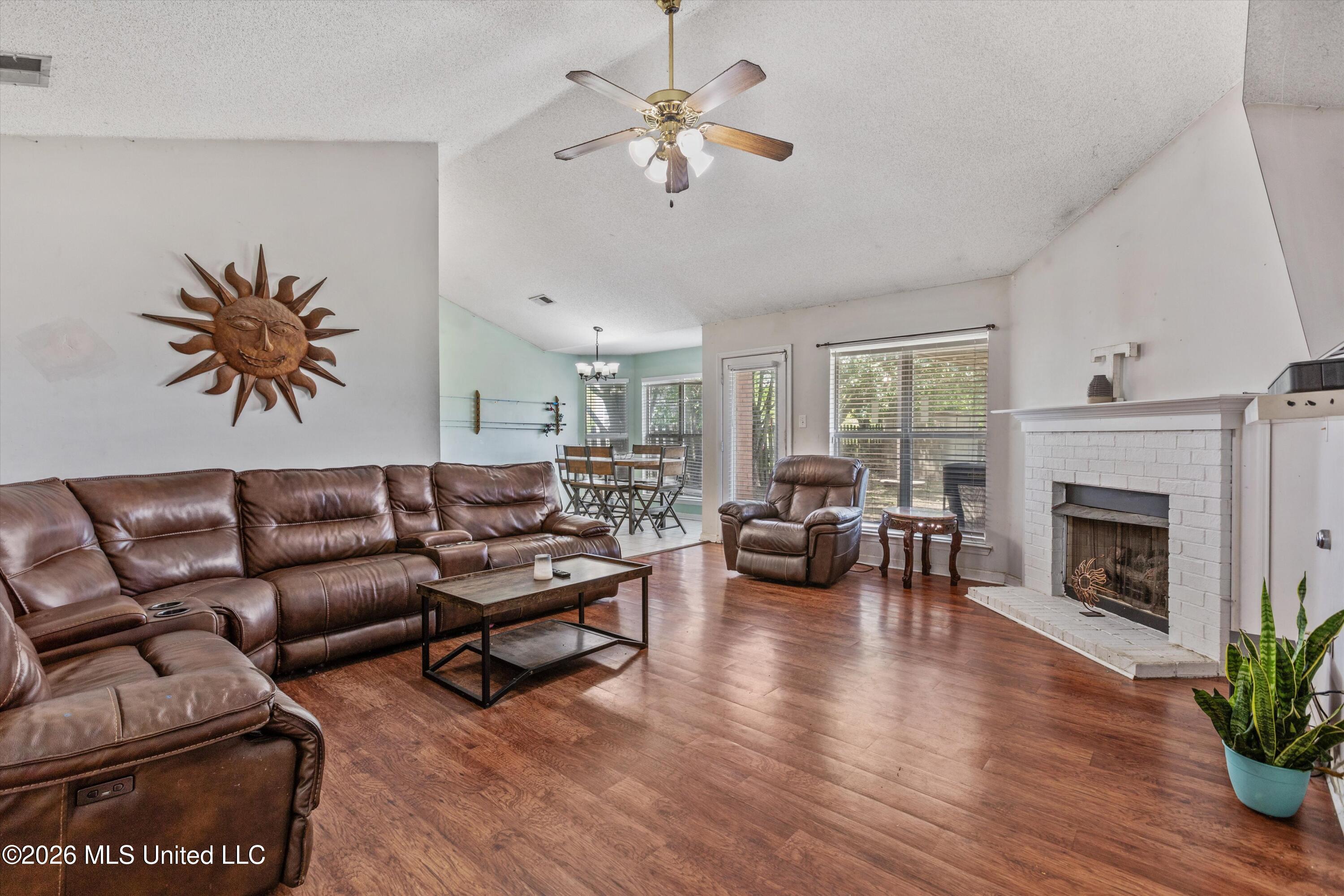6108 Magnolia Lakes Drive Property Photo 4