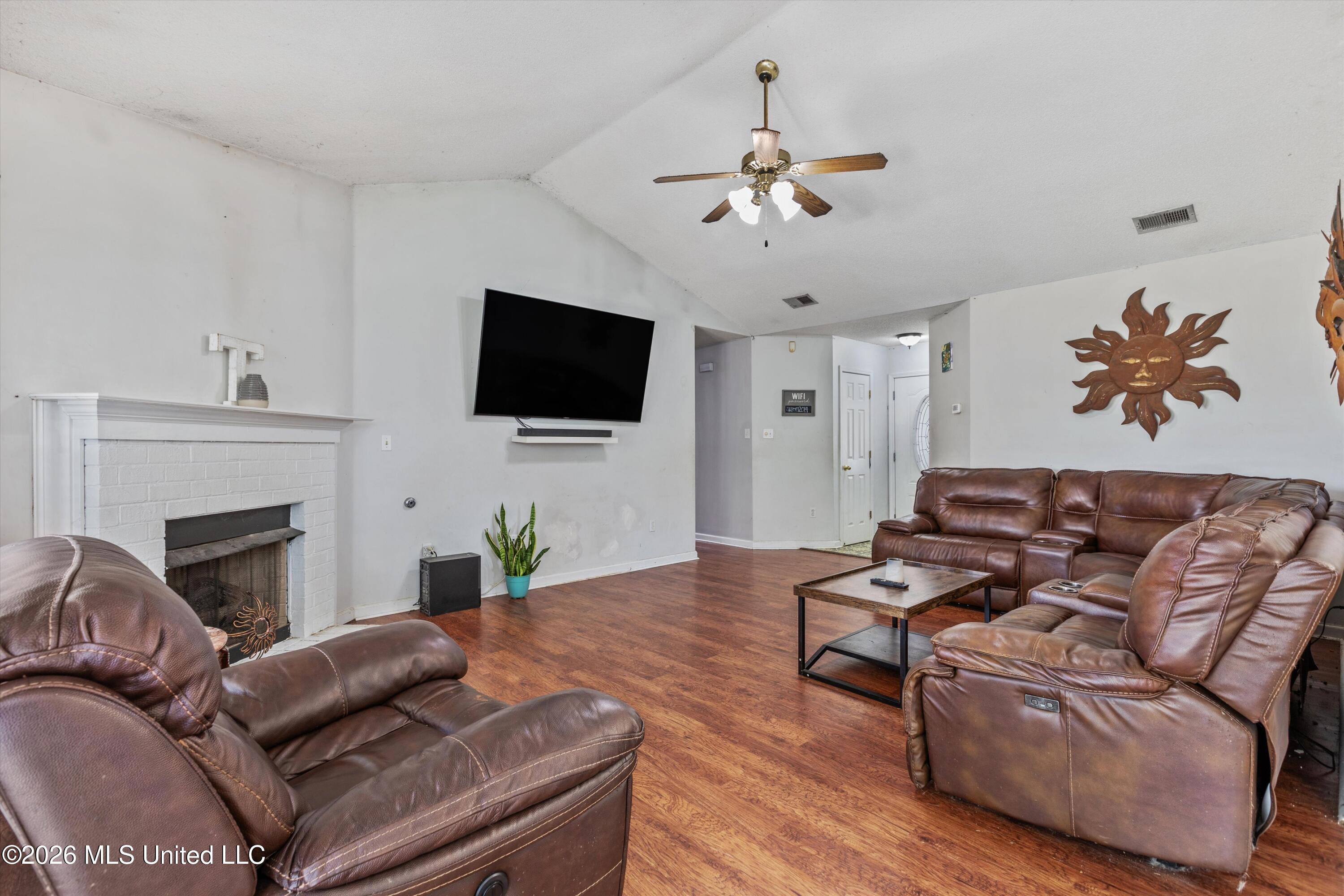 6108 Magnolia Lakes Drive Property Photo 5