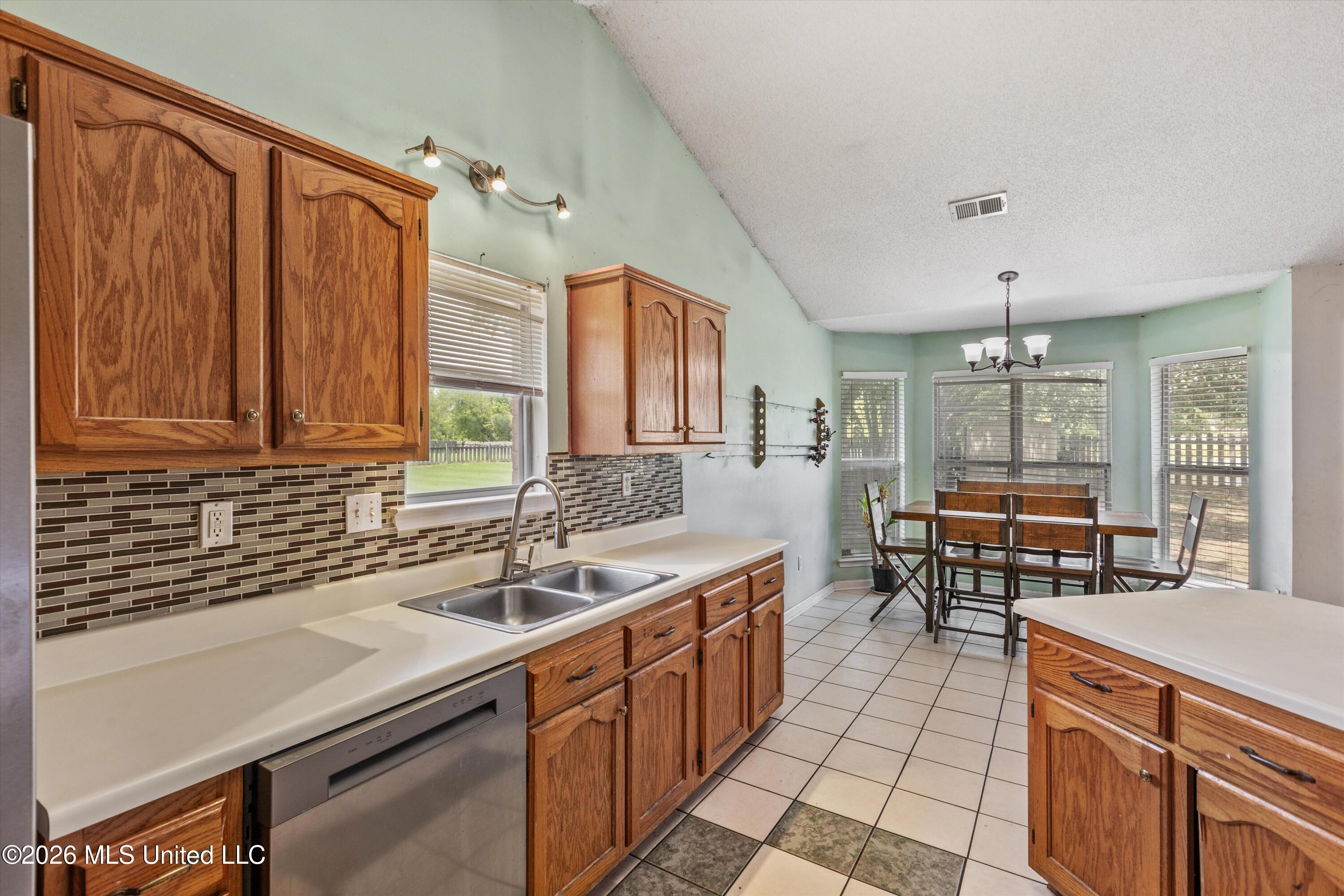 6108 Magnolia Lakes Drive Property Photo 9