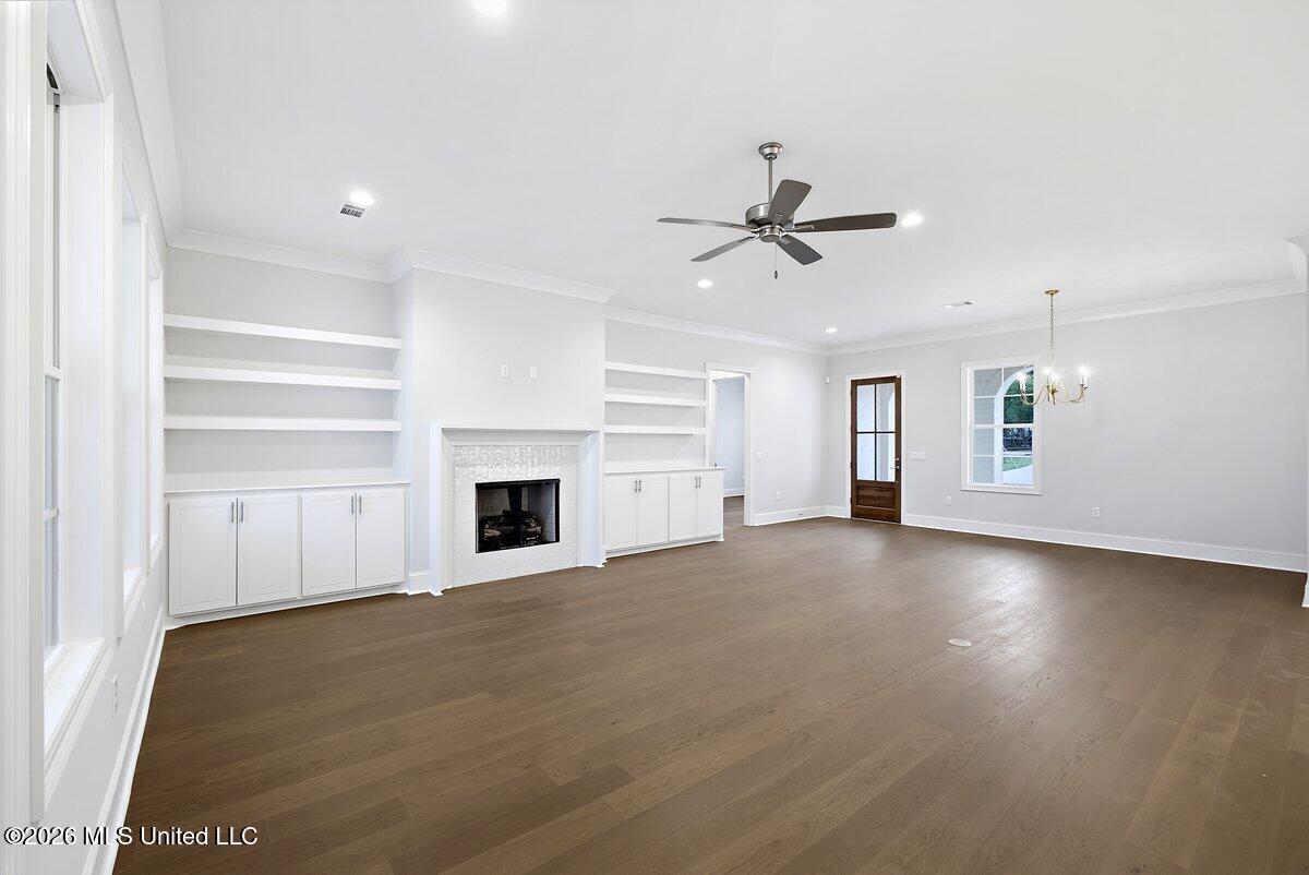 256 Caroline Boulevard Property Photo 2