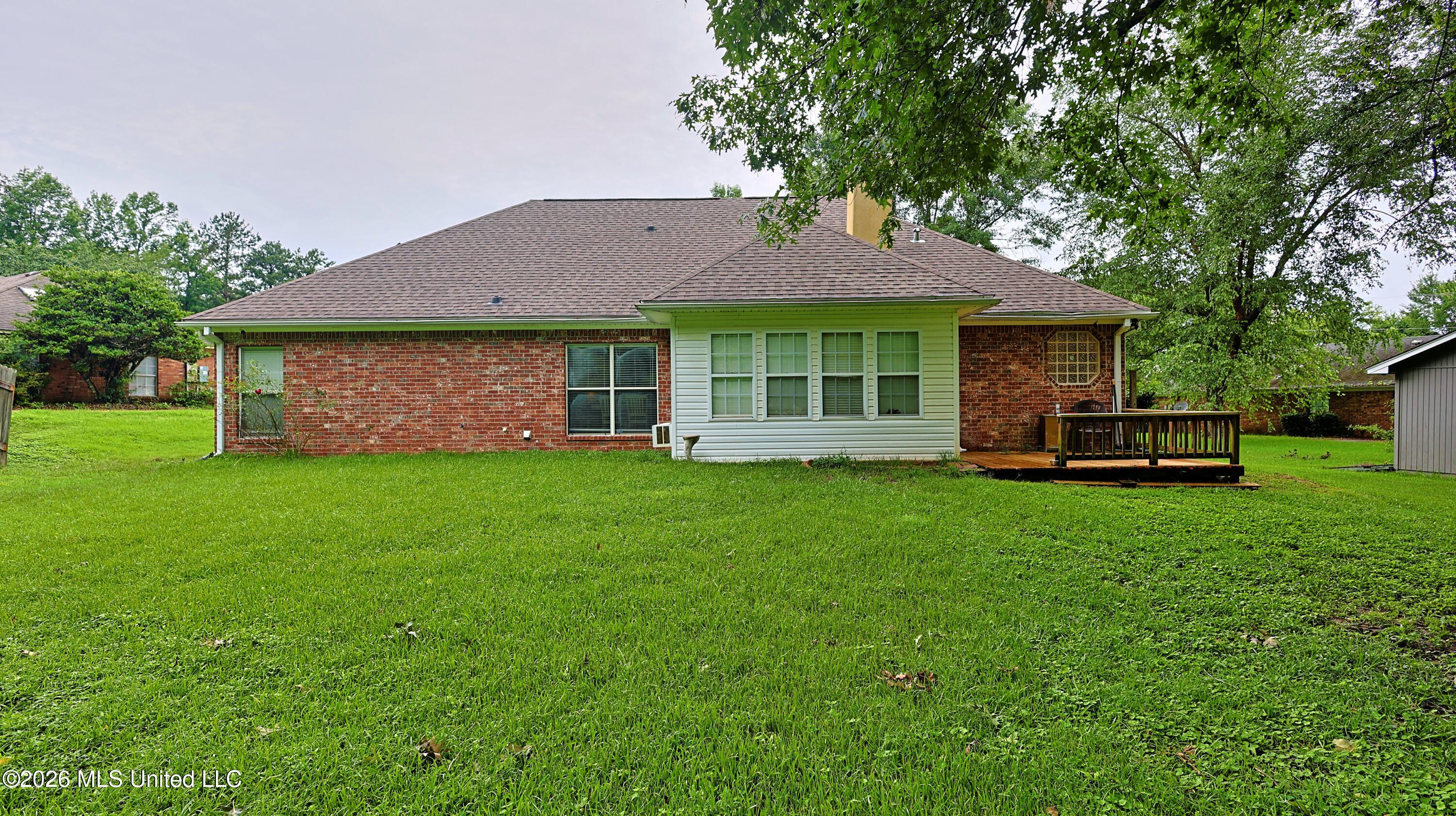 73 Dianne Cove Property Photo 4