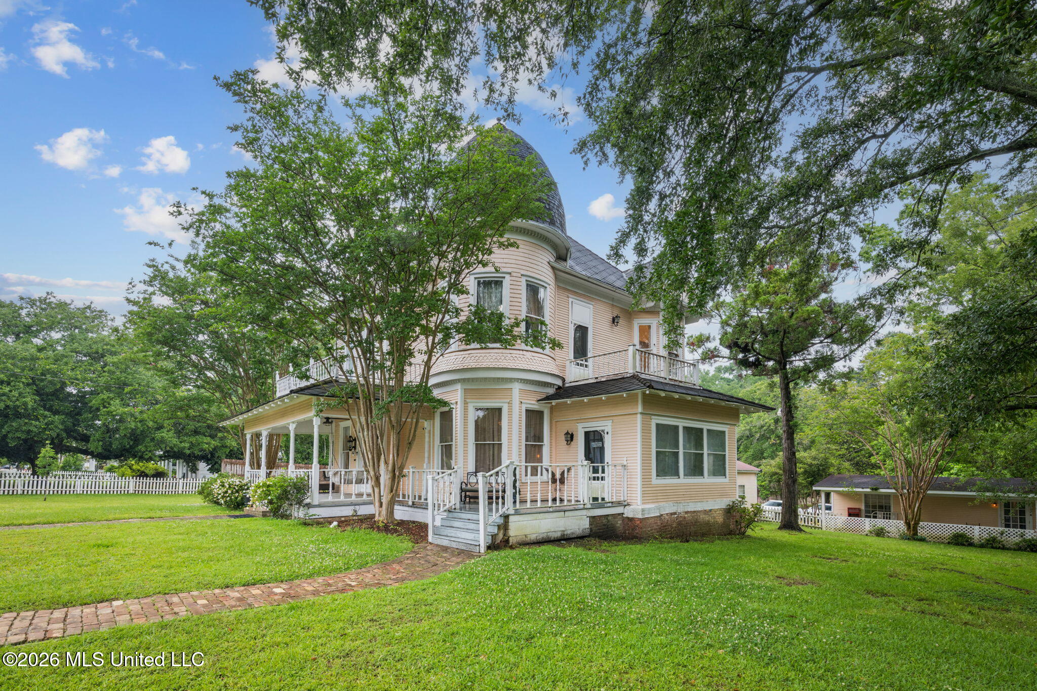 102 W Myrtle Street Property Photo 27