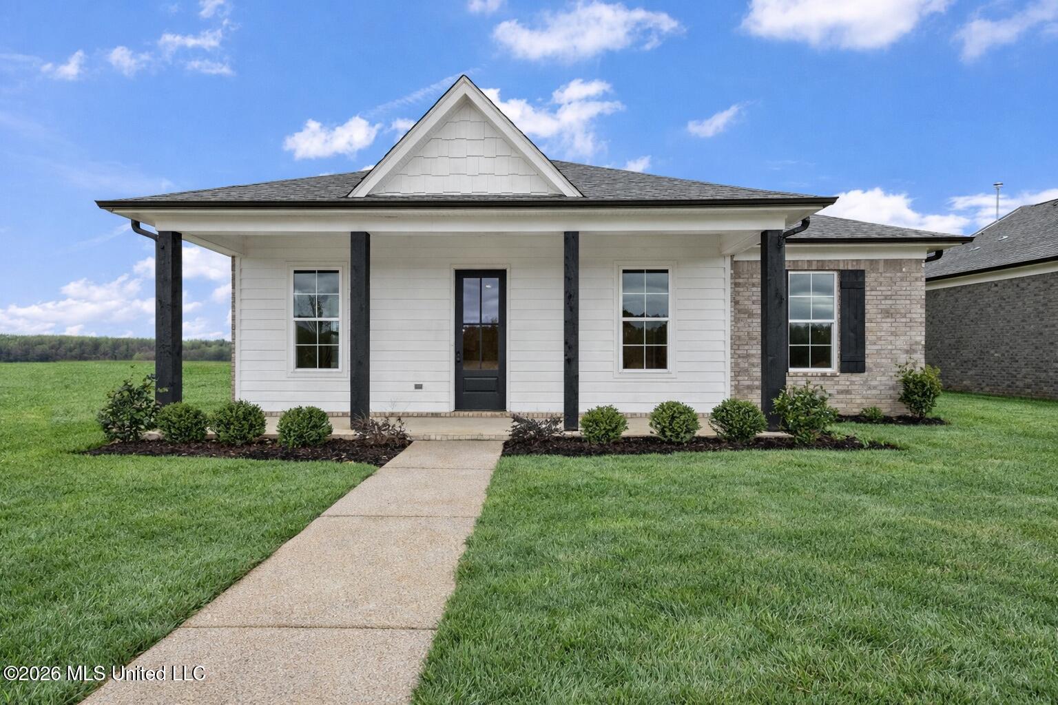490 Bolivar Drive Property Photo 1