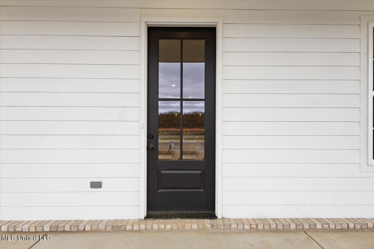 490 Bolivar Drive Property Photo 4