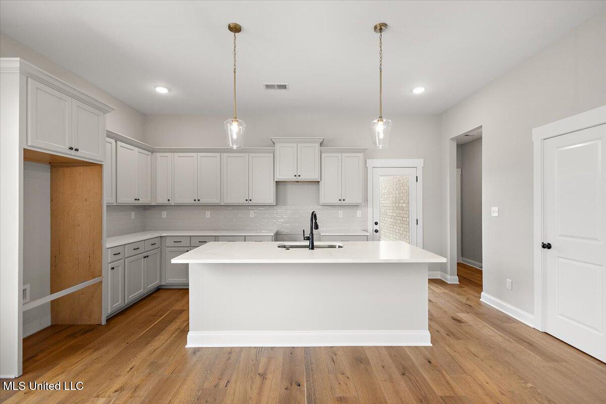490 Bolivar Drive Property Photo 10