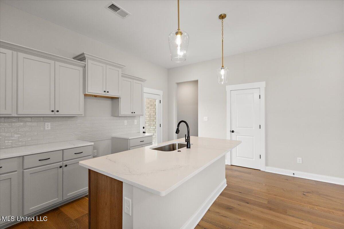490 Bolivar Drive Property Photo 11