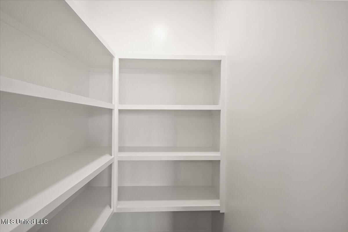 490 Bolivar Drive Property Photo 12