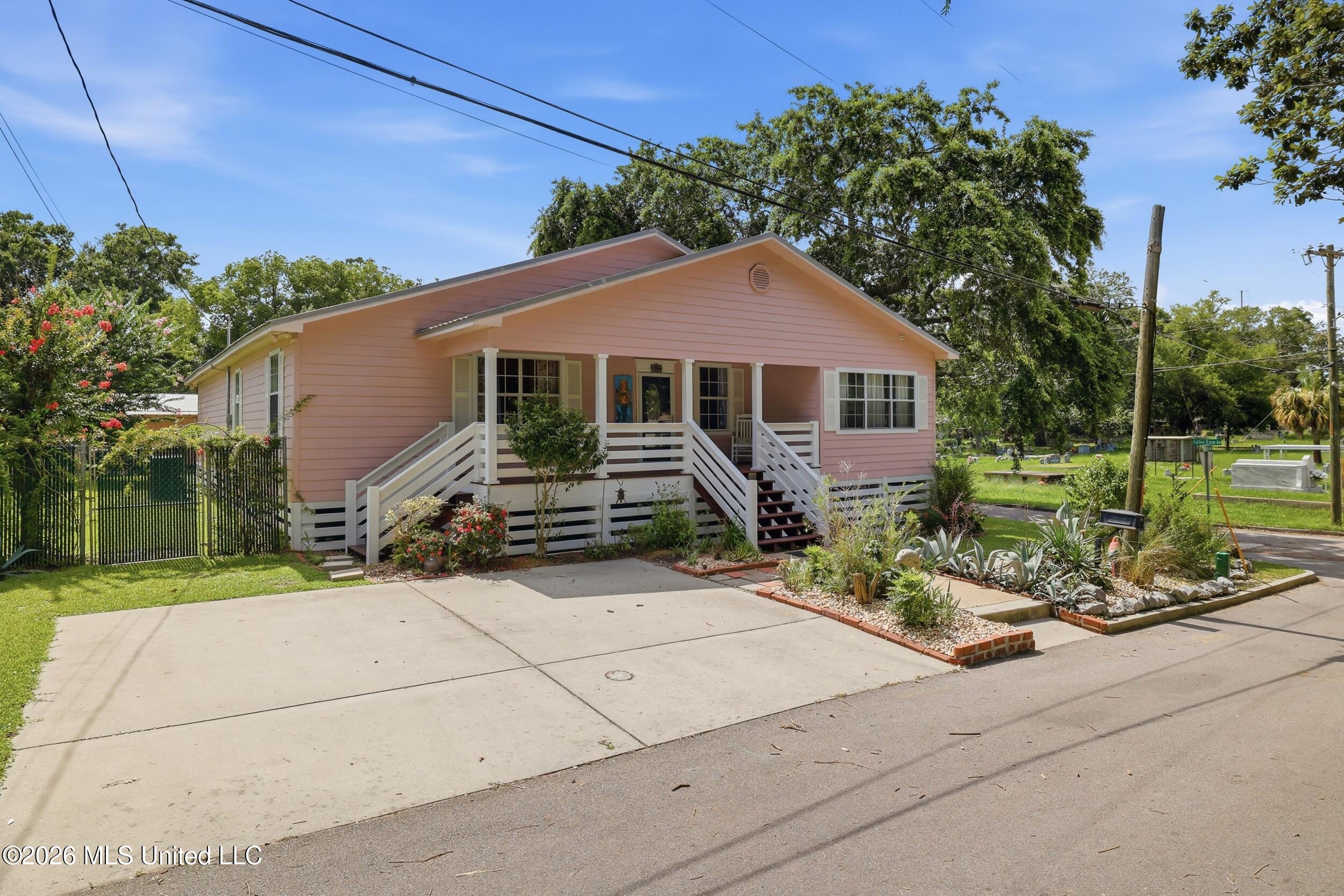 141 Caldwell Avenue Property Photo 2