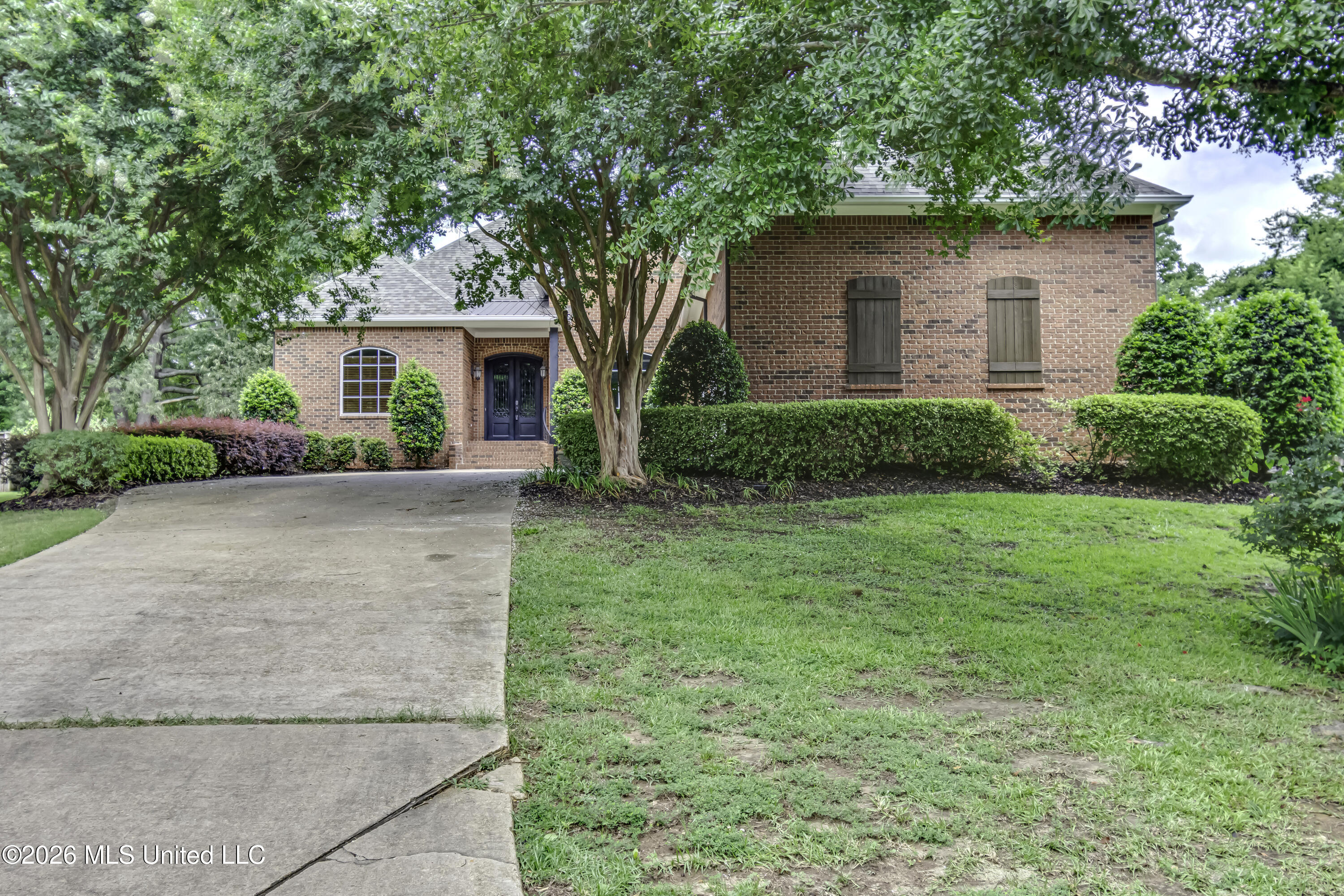 102 Brighton Lane Property Photo 1