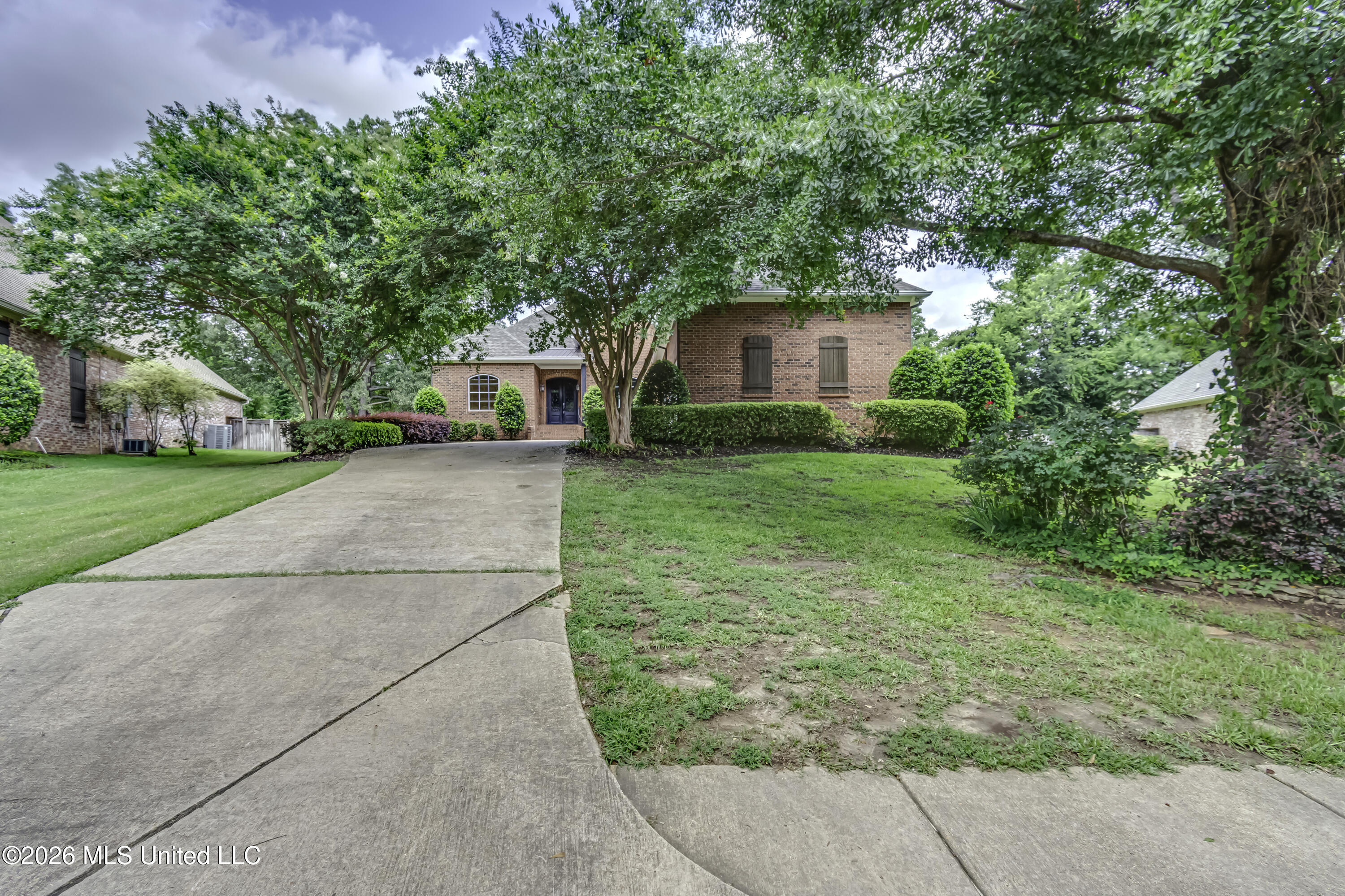 102 Brighton Lane Property Photo 2