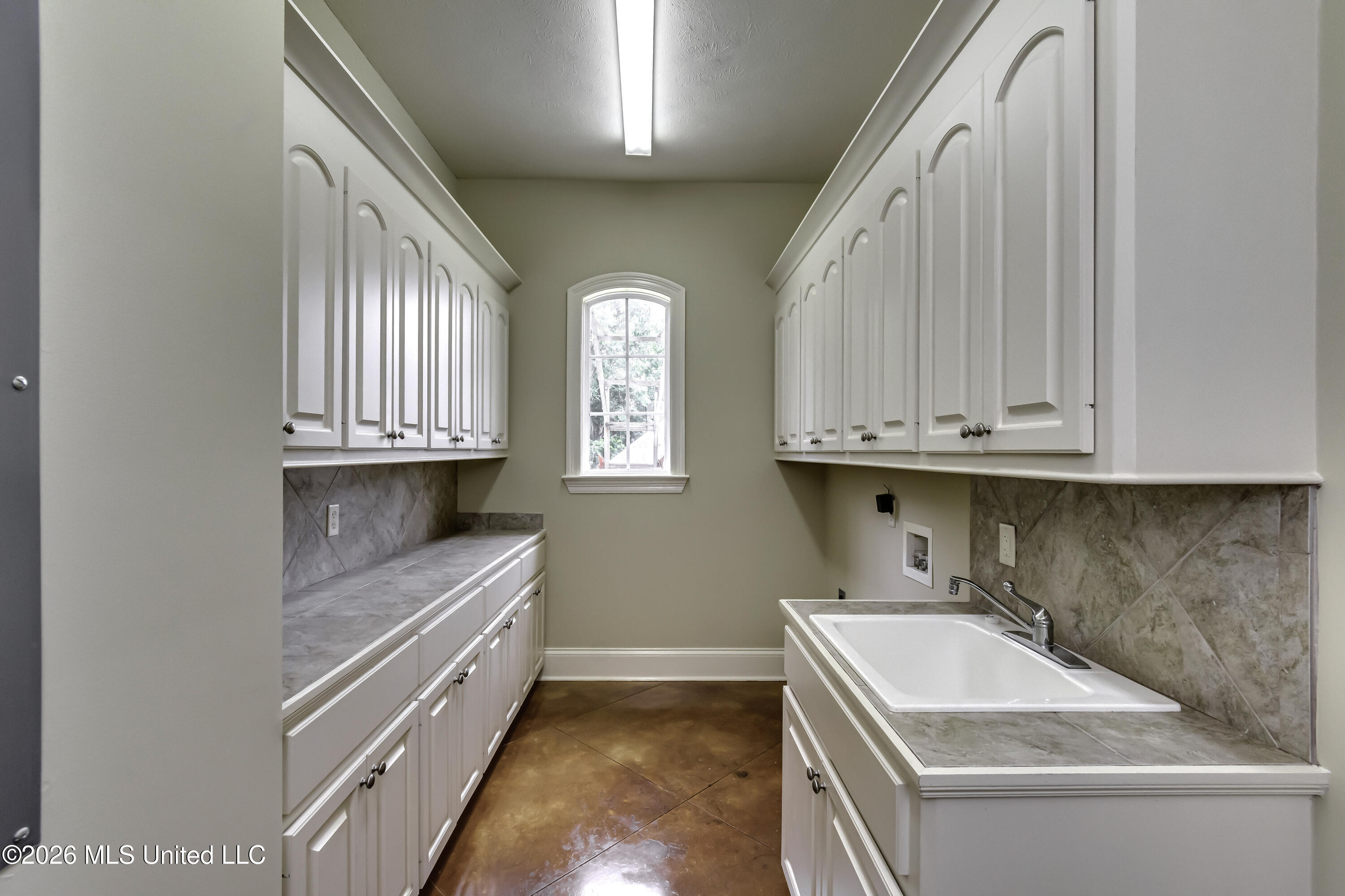 102 Brighton Lane Property Photo 29