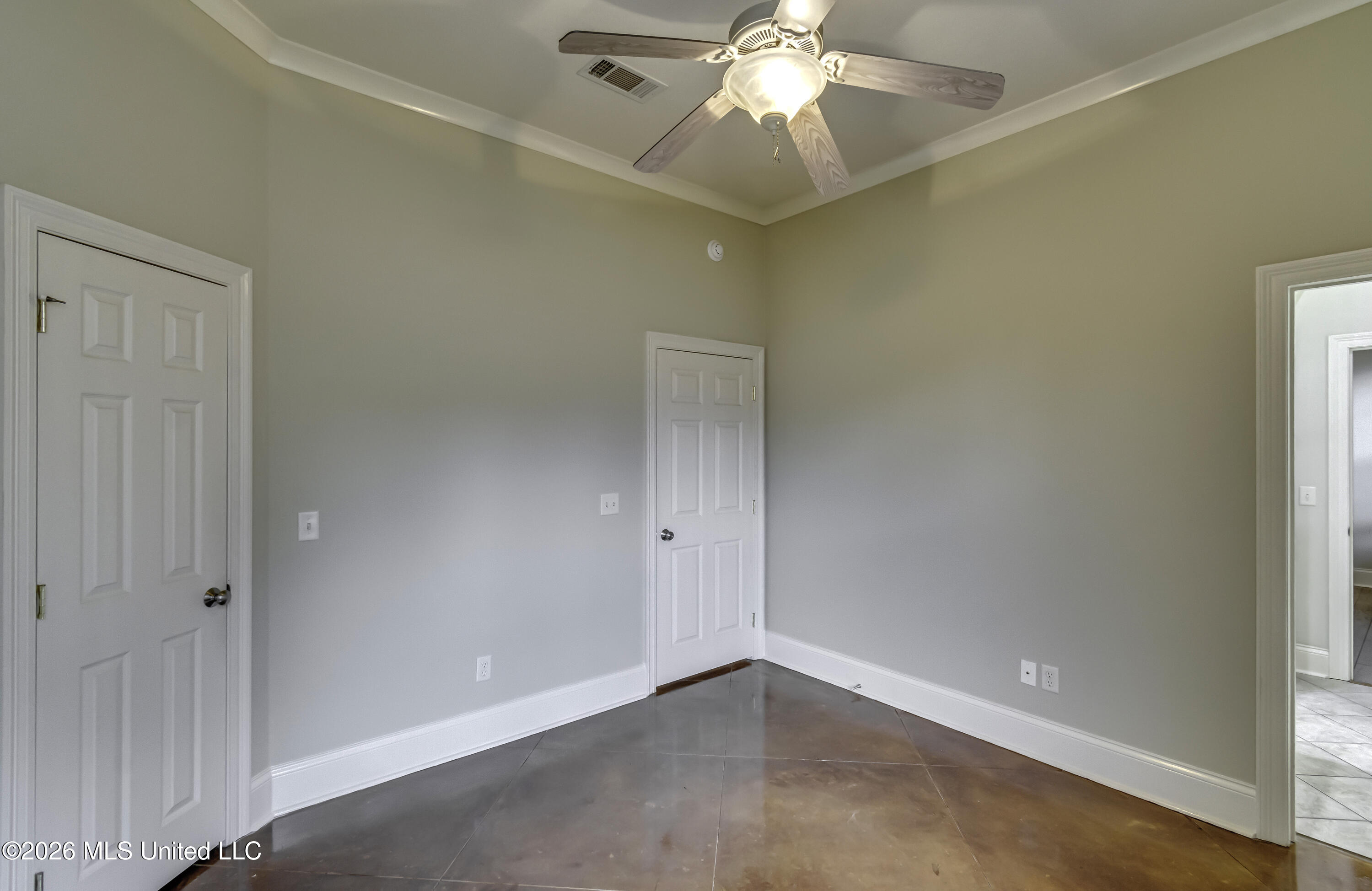 102 Brighton Lane Property Photo 32